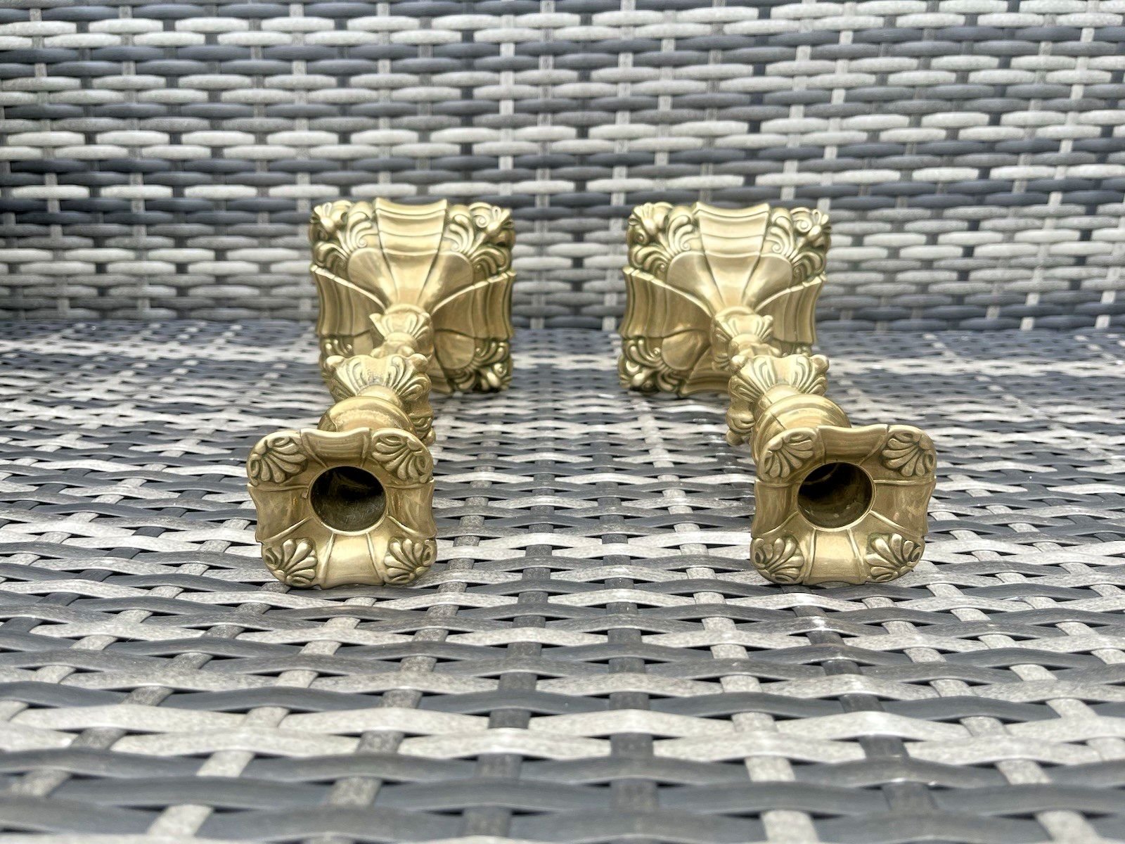 photo vintage Pair Of 9" Antique French Louis XV Style Rococo Gilt Brass Ormolu Candlesticks