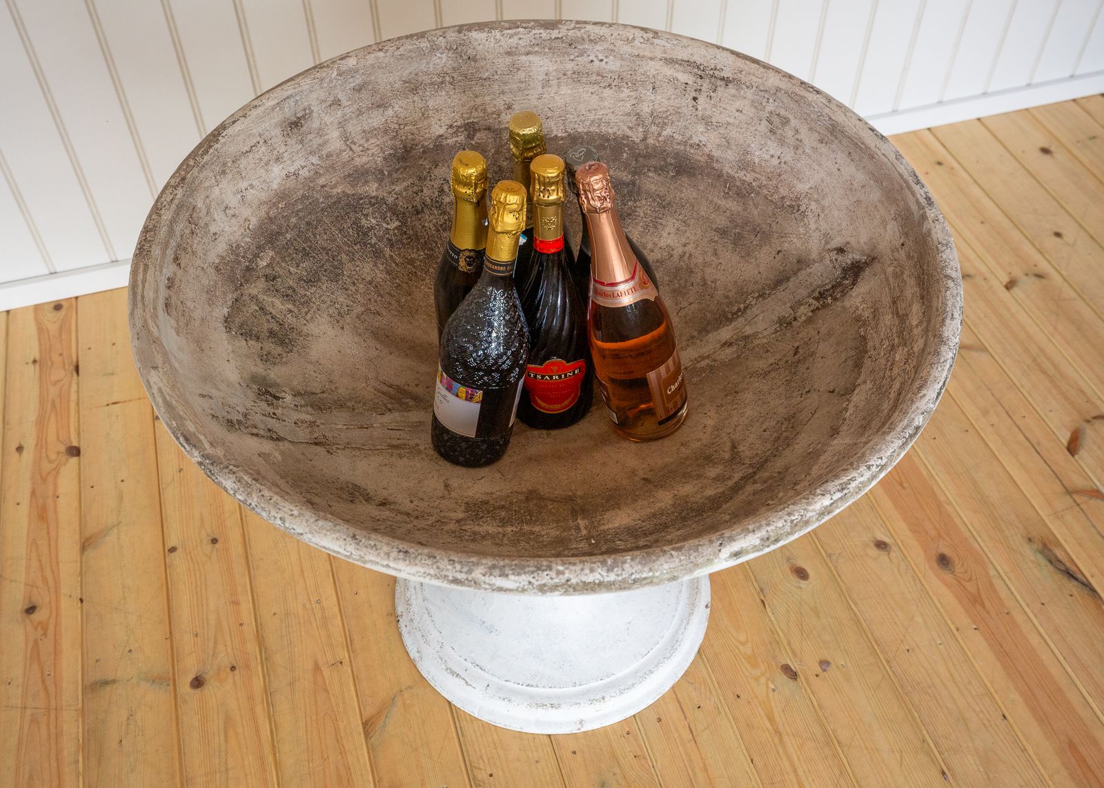 photo vintage Monumental Pedestal Planter & Stand Country House Stamped Sculptural Classical Mcm 1950s Champagne Bath Neoclassical Bird Bath Guhl Garden Ornament