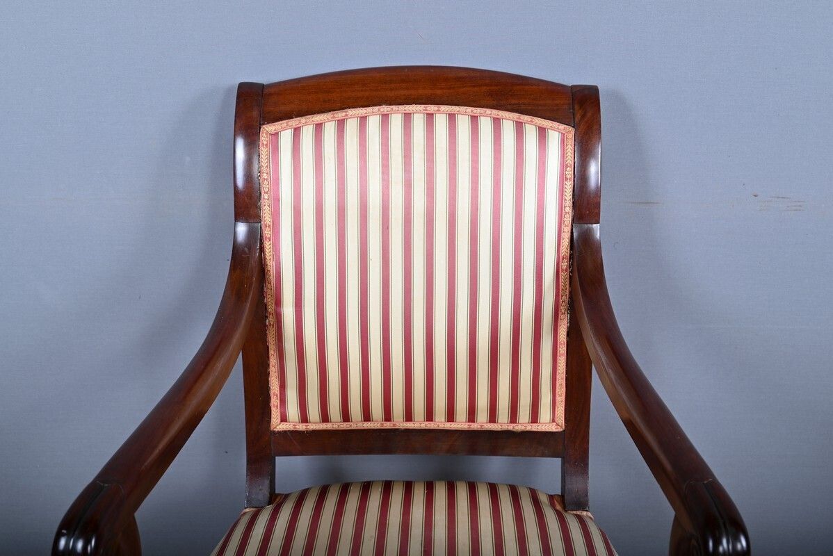 Pair Of Armchairs In Solid Cuban Mahogany, Restoration Period – Early 19th Century photo vinterior