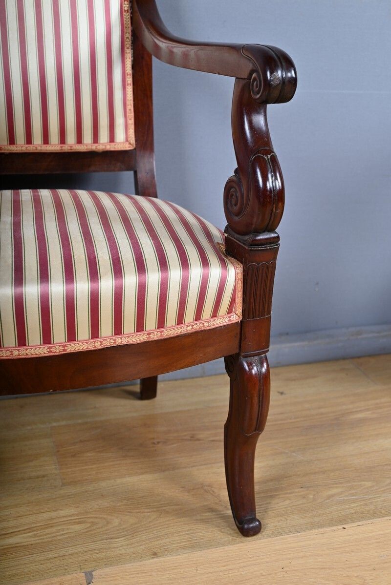 Furniture Pair Of Armchairs In Solid Cuban Mahogany, Restoration Period – Early 19th Century photo