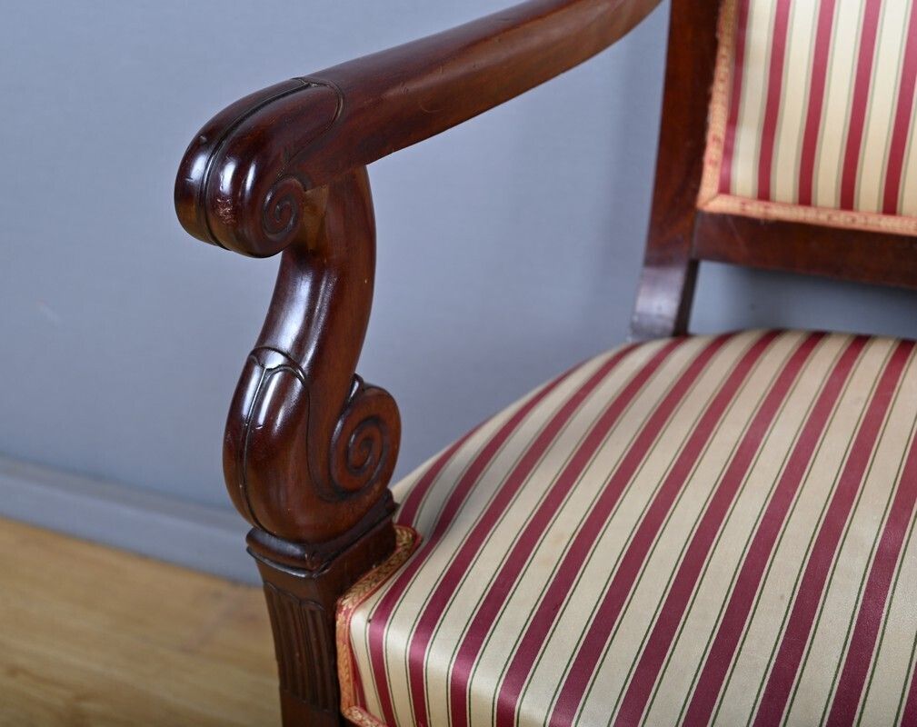 2220.0 Pair Of Armchairs In Solid Cuban Mahogany, Restoration Period – Early 19th Century photo
