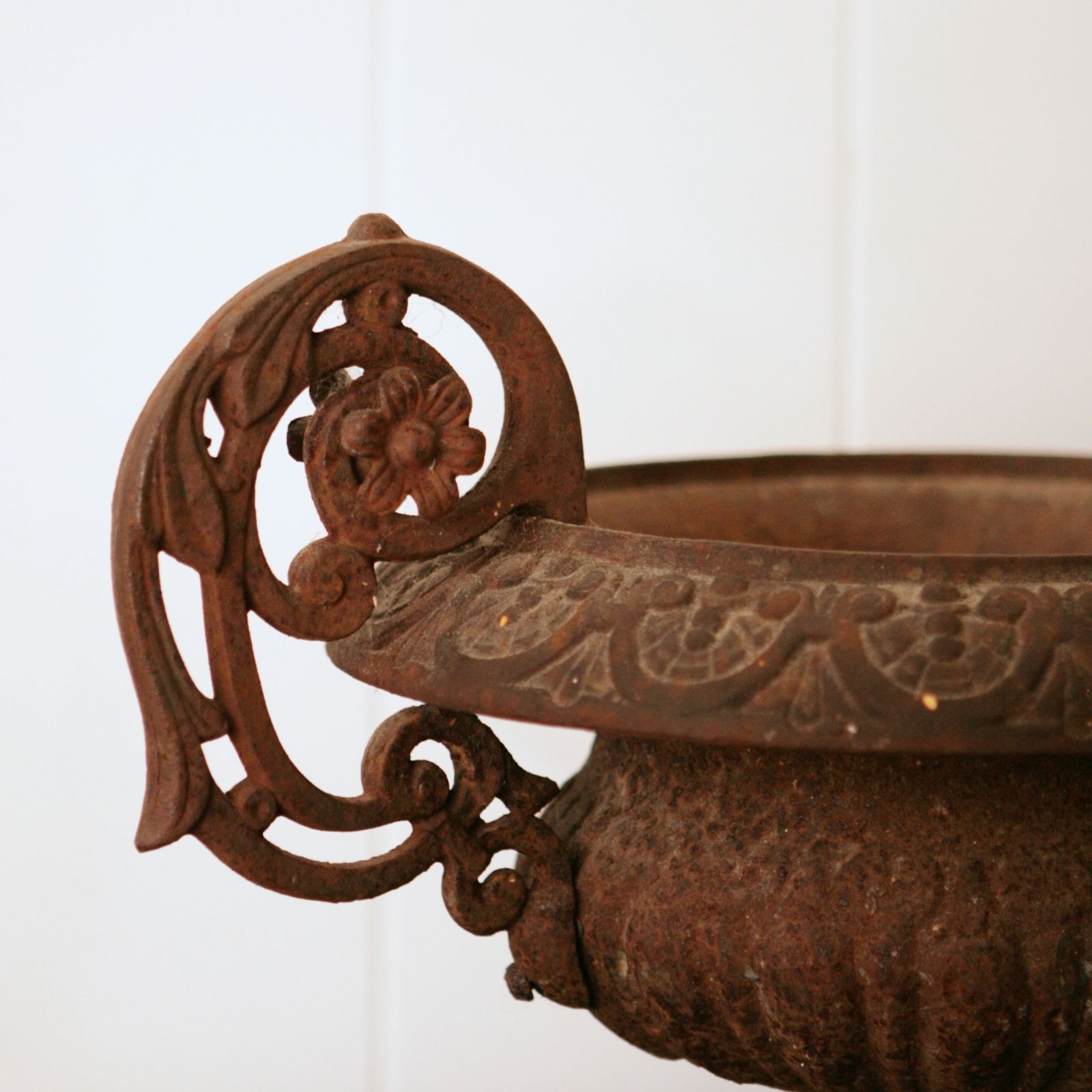 Pair Of Decorative Cast Iron Urns. photo Garden Decor