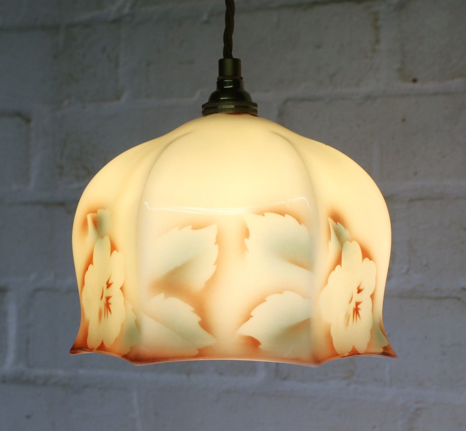 photo furniture Ceiling Light Antique Milk Glass Pendant Decorated Sprayed Flower Silhouettes