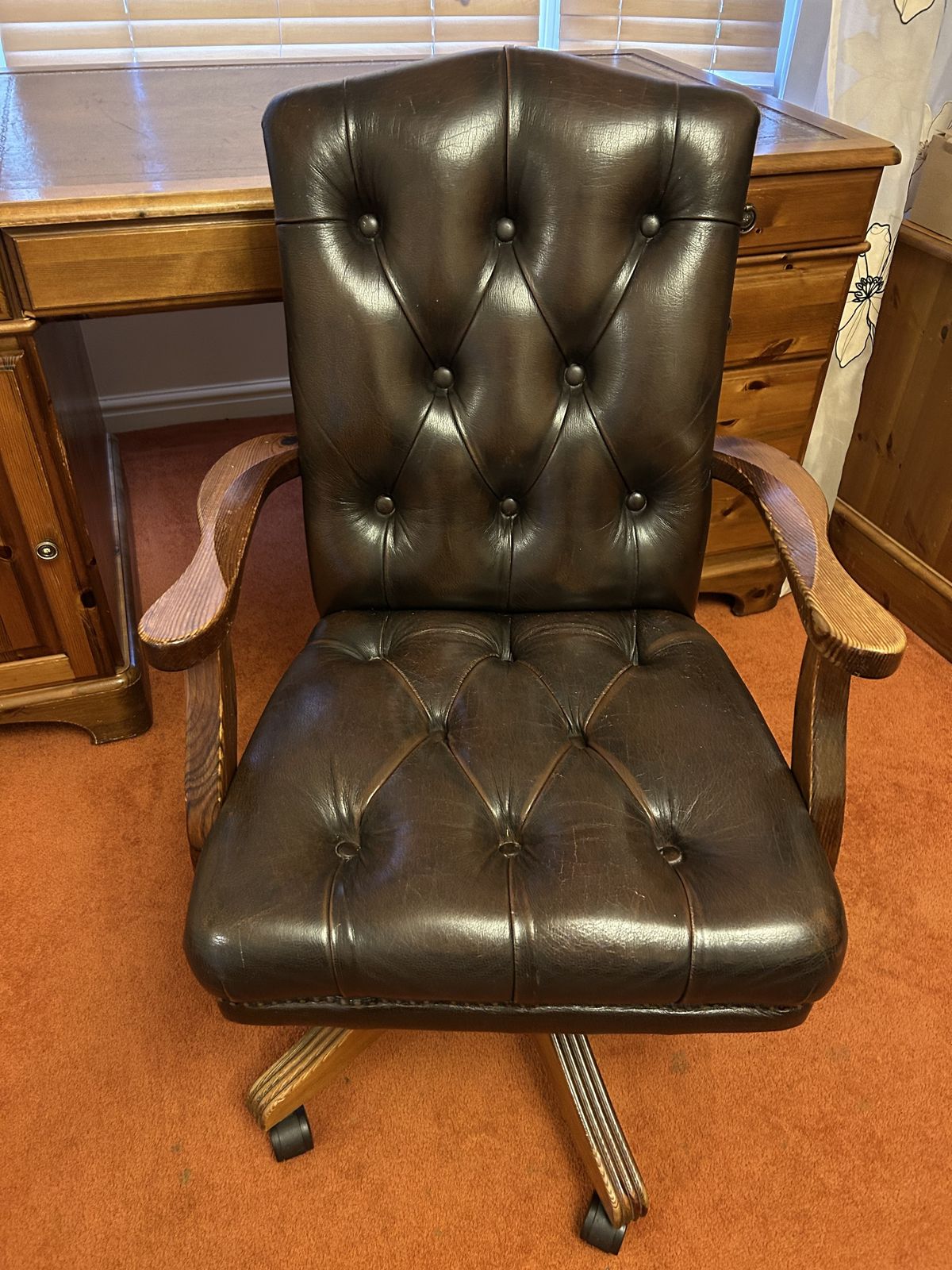 British Ducal Swivel Desk Chair With 5 Wheels And Leather Upholstery