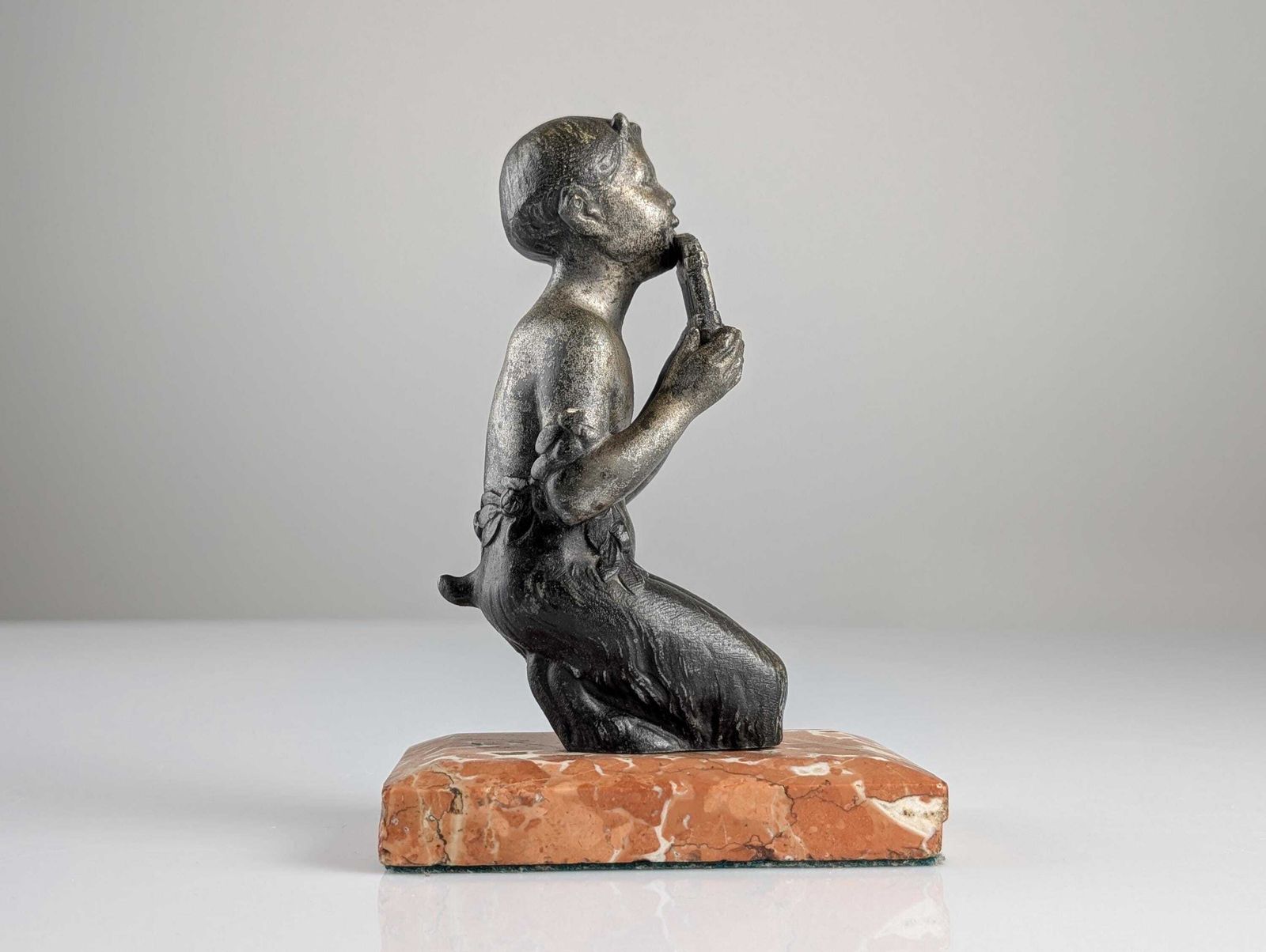 Joven Fauno Con Flauta De Pan, Escultura Art Déco Sobre Mármol, 1920s photo 276.0