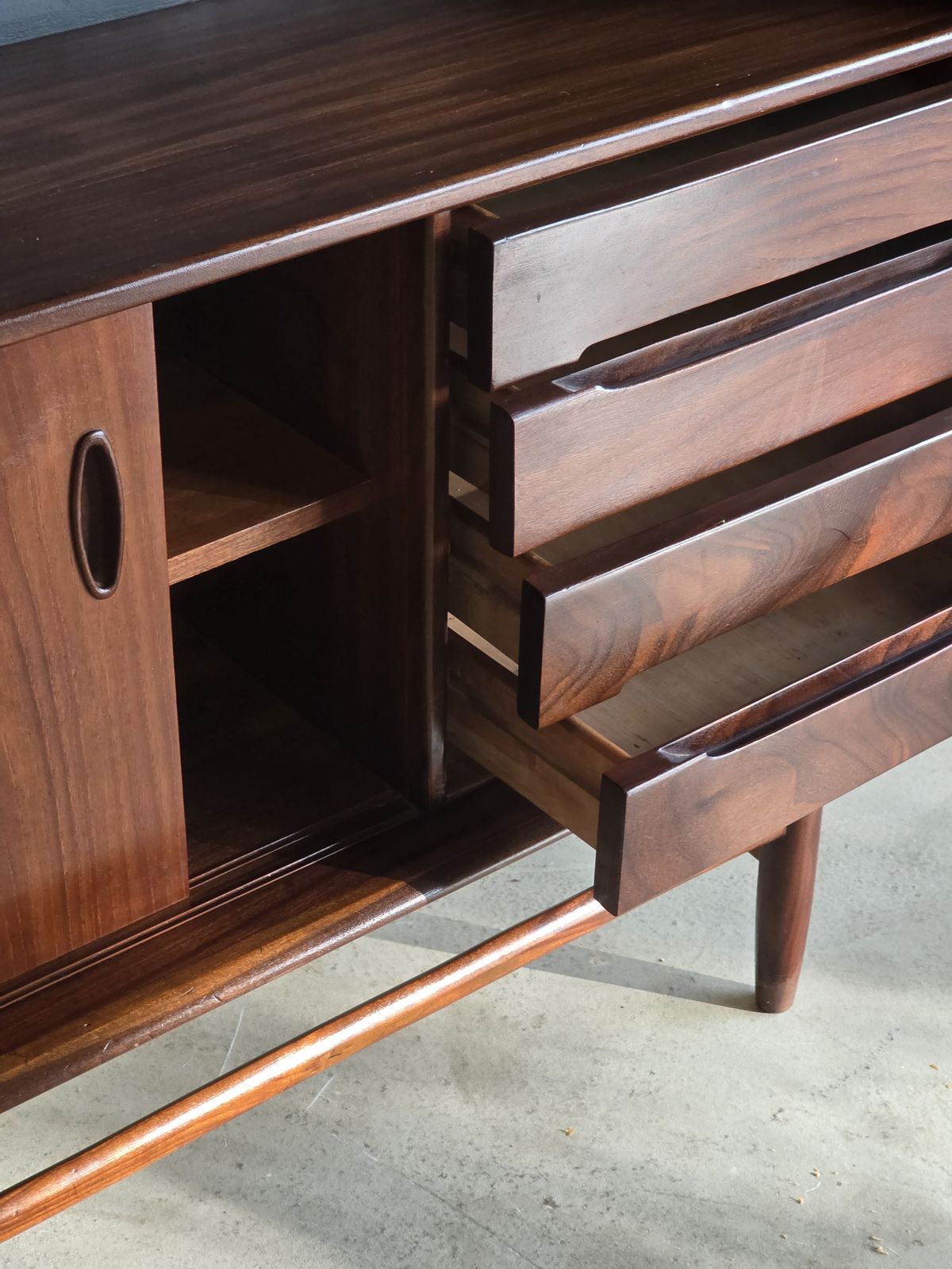 photo vinterior Vintage Teakhouten Highboard, Ca. Jaren 1960