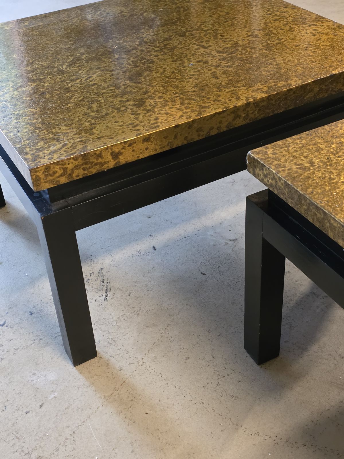 photo furniture Set Of 2 Mid Century Black Lacquered Sidetables With Gold Painted Metal Top