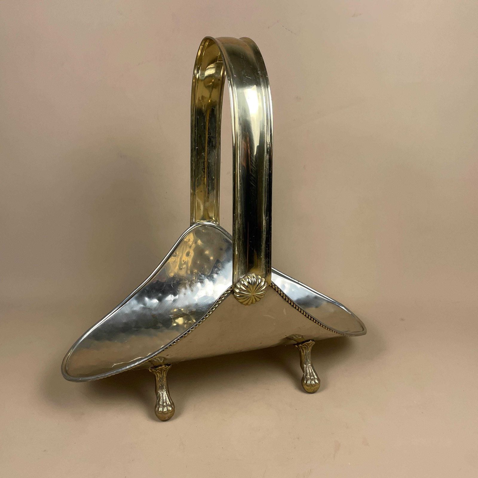 Metal Log Holder Gold Silver Coal Bucket Handle Fireside Fire Side Scuttle Farmhouse Cottage Hammered Feet Vintage Fireplace Logs Antique photo 69.0