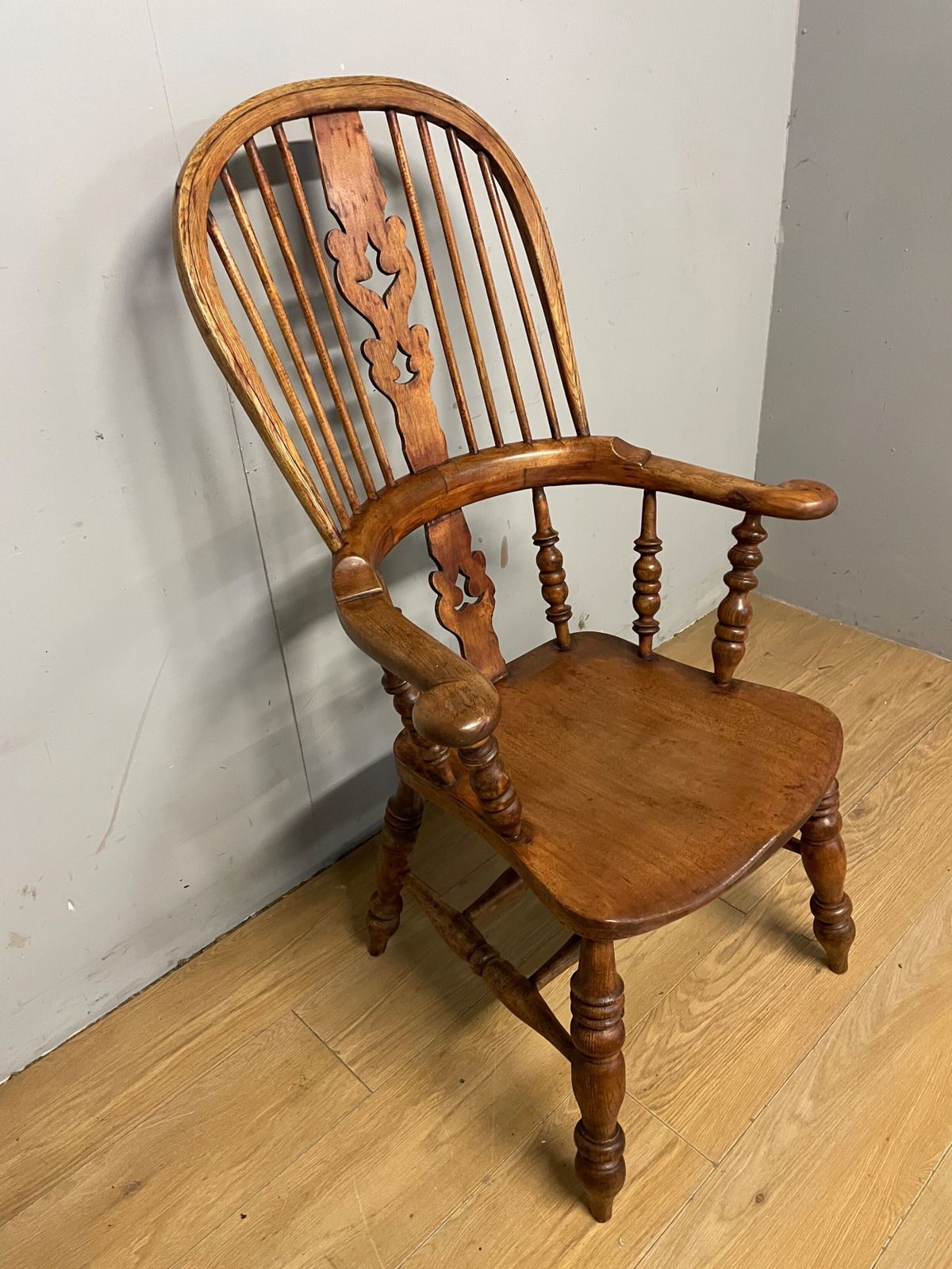 C19th Ash And Elm Windsor Chair In Good Original Condition photo for sale