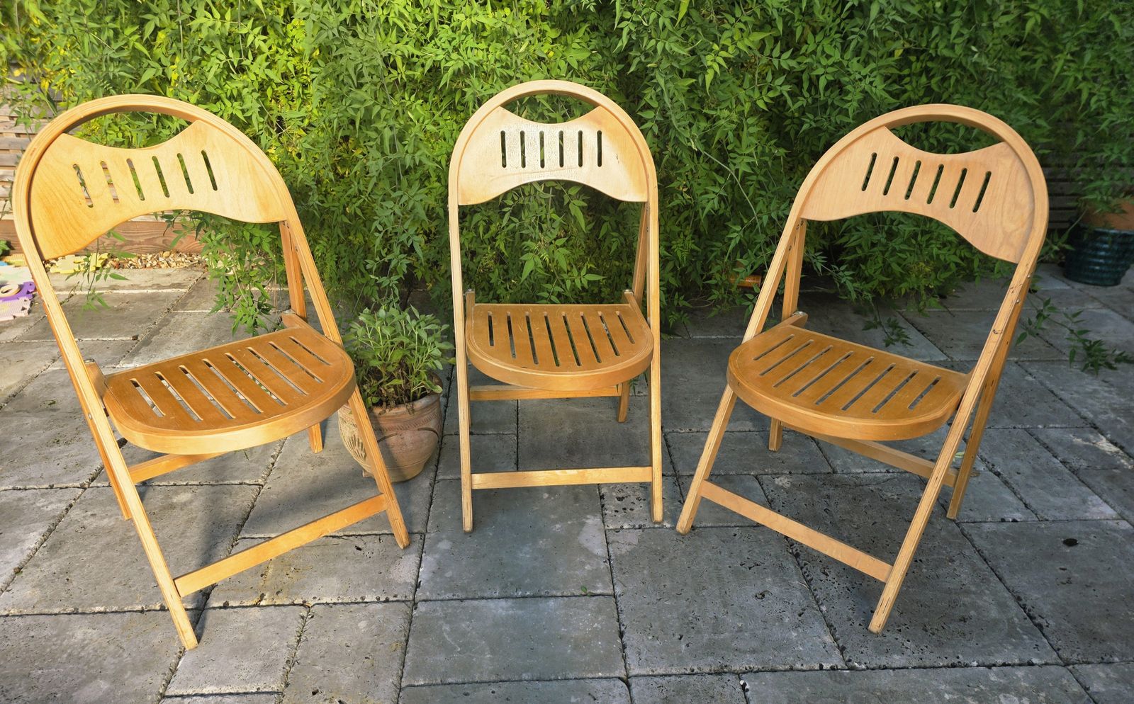 Trio Of 1950's Folding Chairs By Bentwood Otk (27) photo furniture
