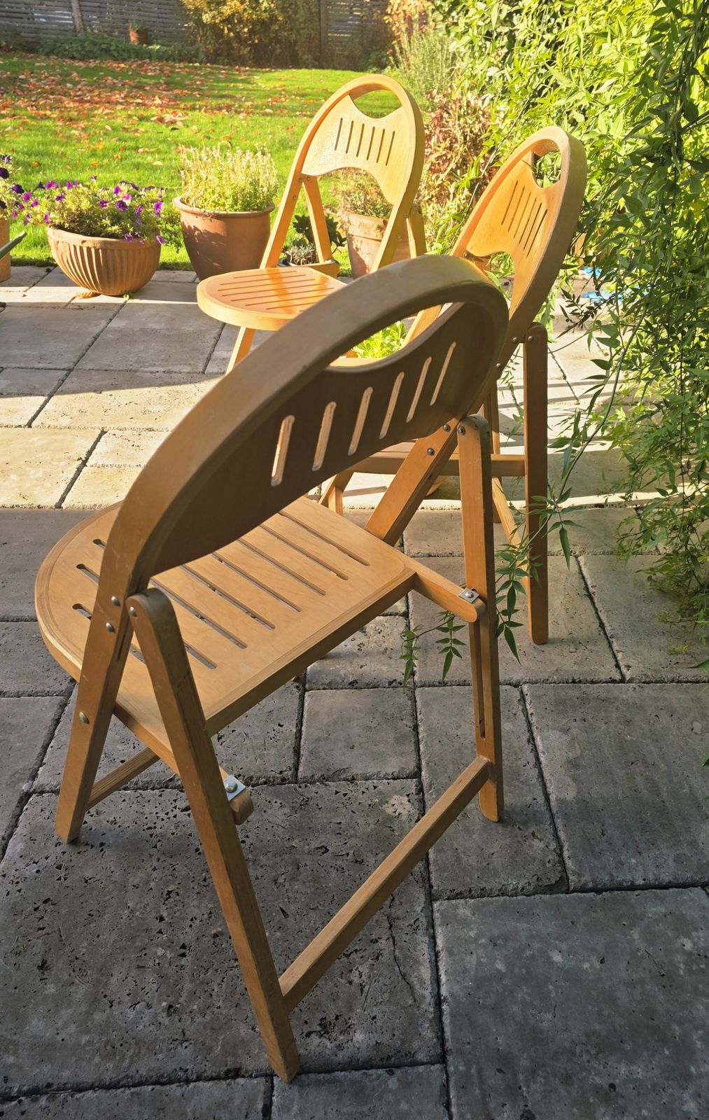 photo furniture Trio Of 1950's Folding Chairs By Bentwood Otk (27)