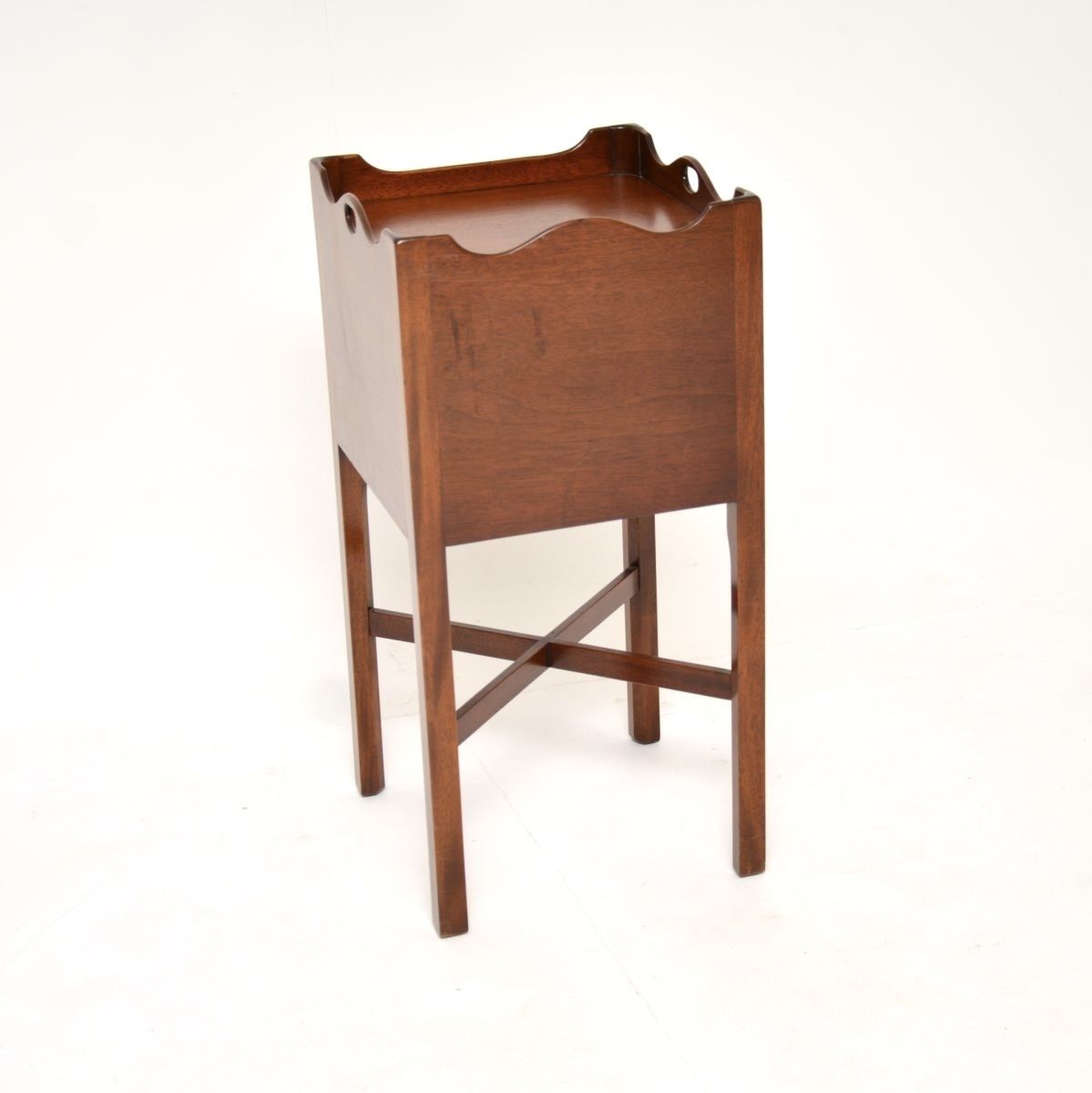 683.0 Antique Georgian Style Mahogany Cabinet On Legs photo