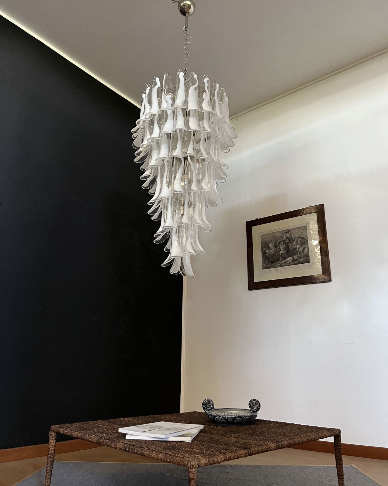 photo vintage Huge Italian Murano Glass Spiral Chandelier   83 White Glass Petals