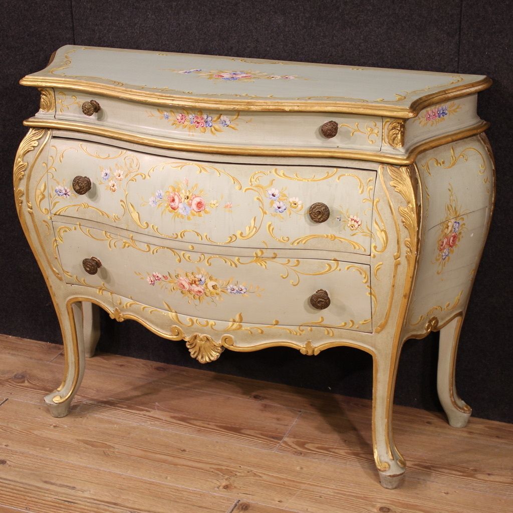 2750.0 Venetian Lacquered, Painted And Gilded Dresser From The 20th Century photo