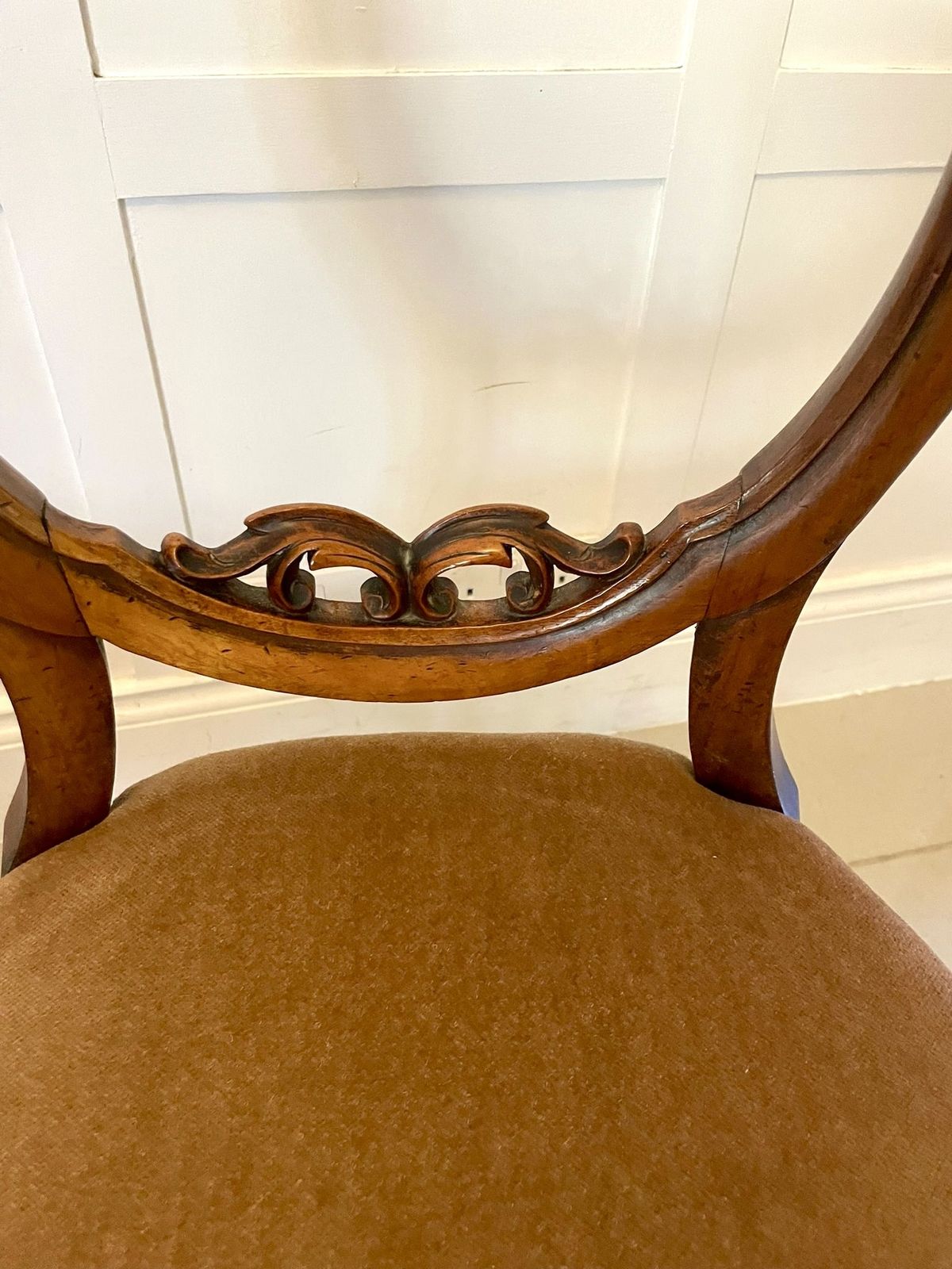 Quality Set Of Six Antique 19th Century Carved Walnut Balloon Back Dining Chairs photo vintage