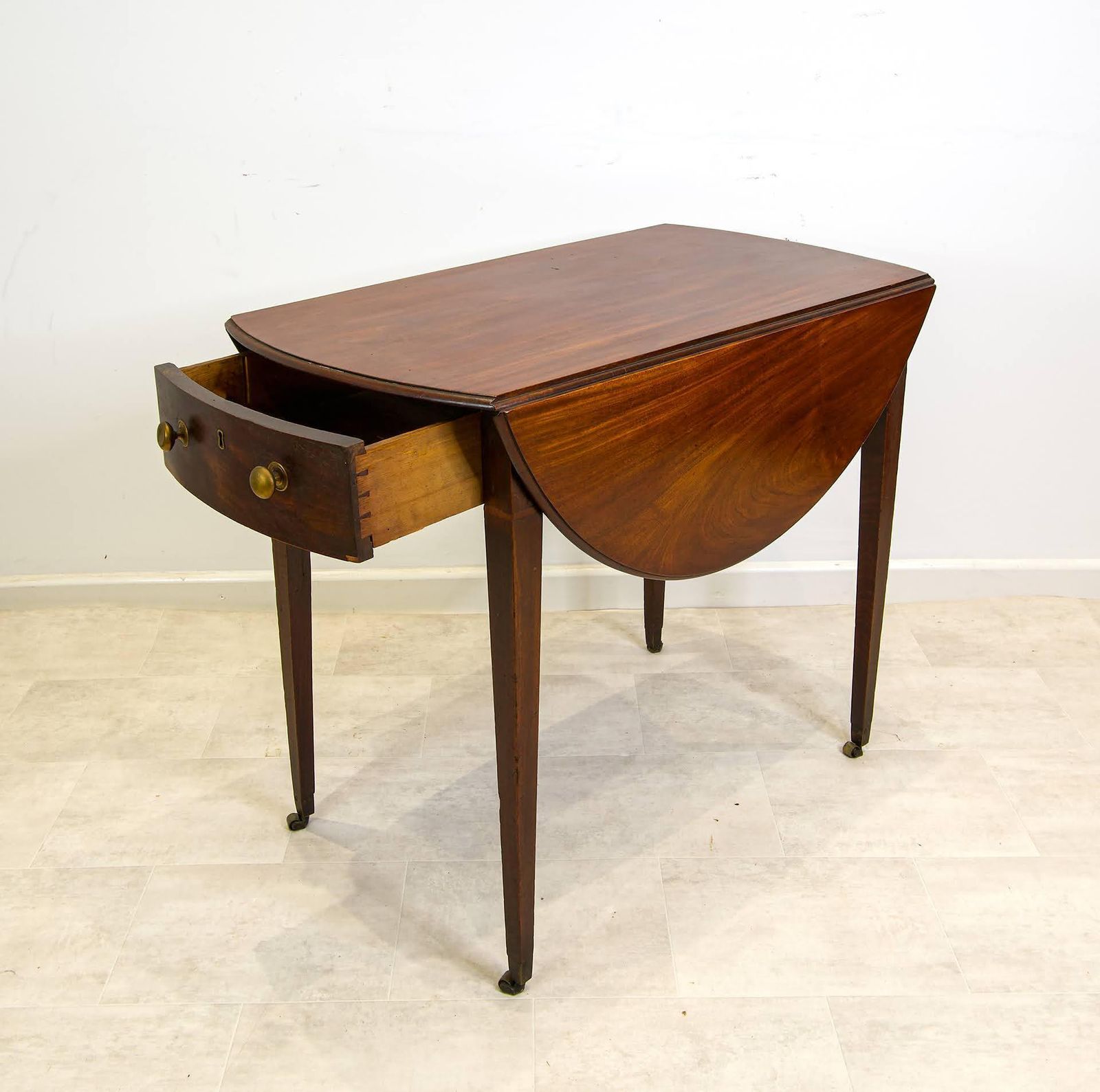 George III Mahogany Pembroke Table With Drawer And Brass Castors C.1810 photo 650.0