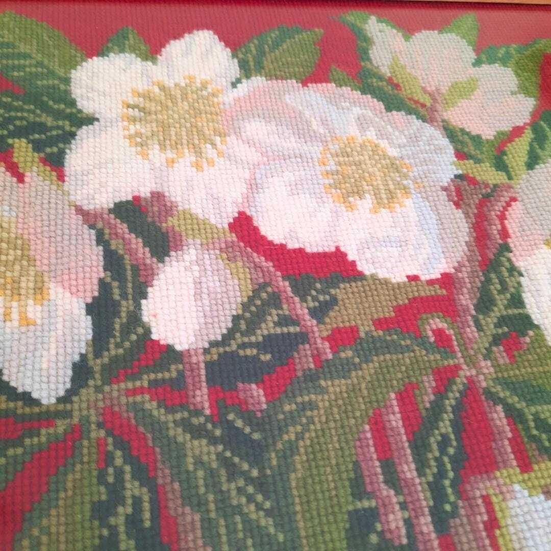 Vintage Oak Wooden Framed Elizabeth Bradley Christmas Rose Needlepoint photo vinterior