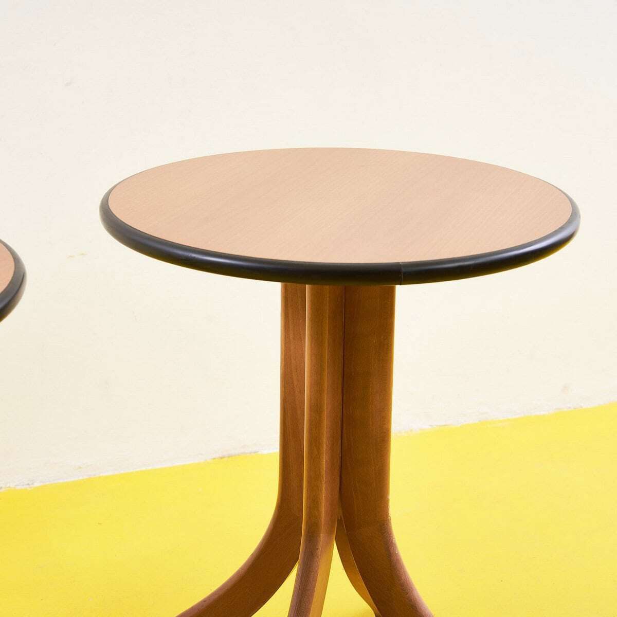 Elegant Wooden Coffee Tables With A Timeless Design photo 534.0