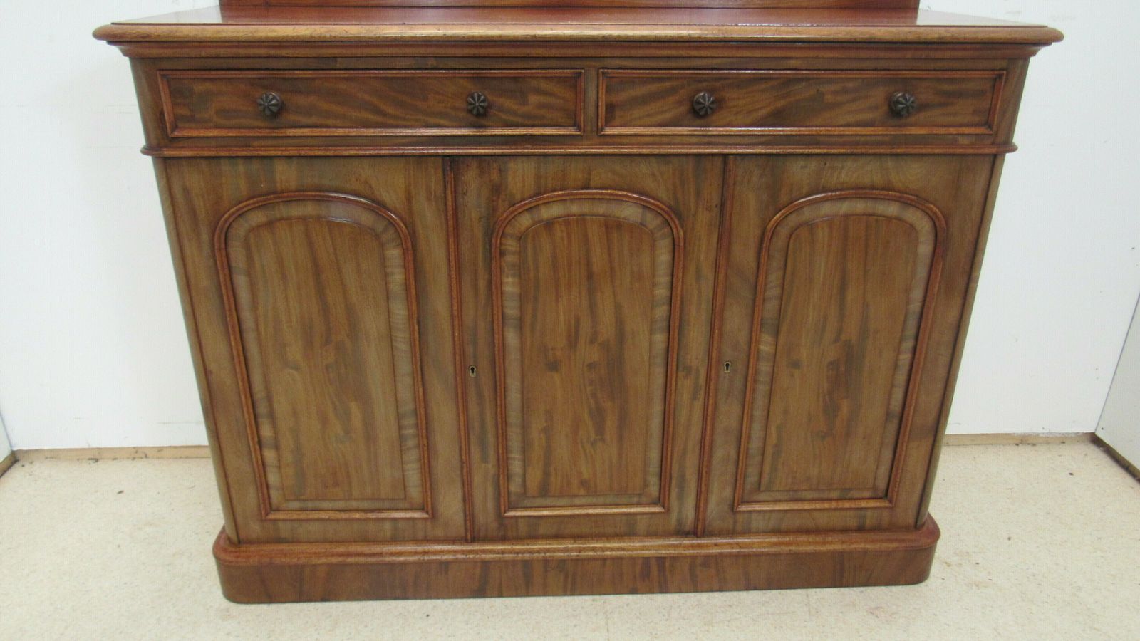 875.0 Wonderful Narrow Quality Side Cabinet /Server photo