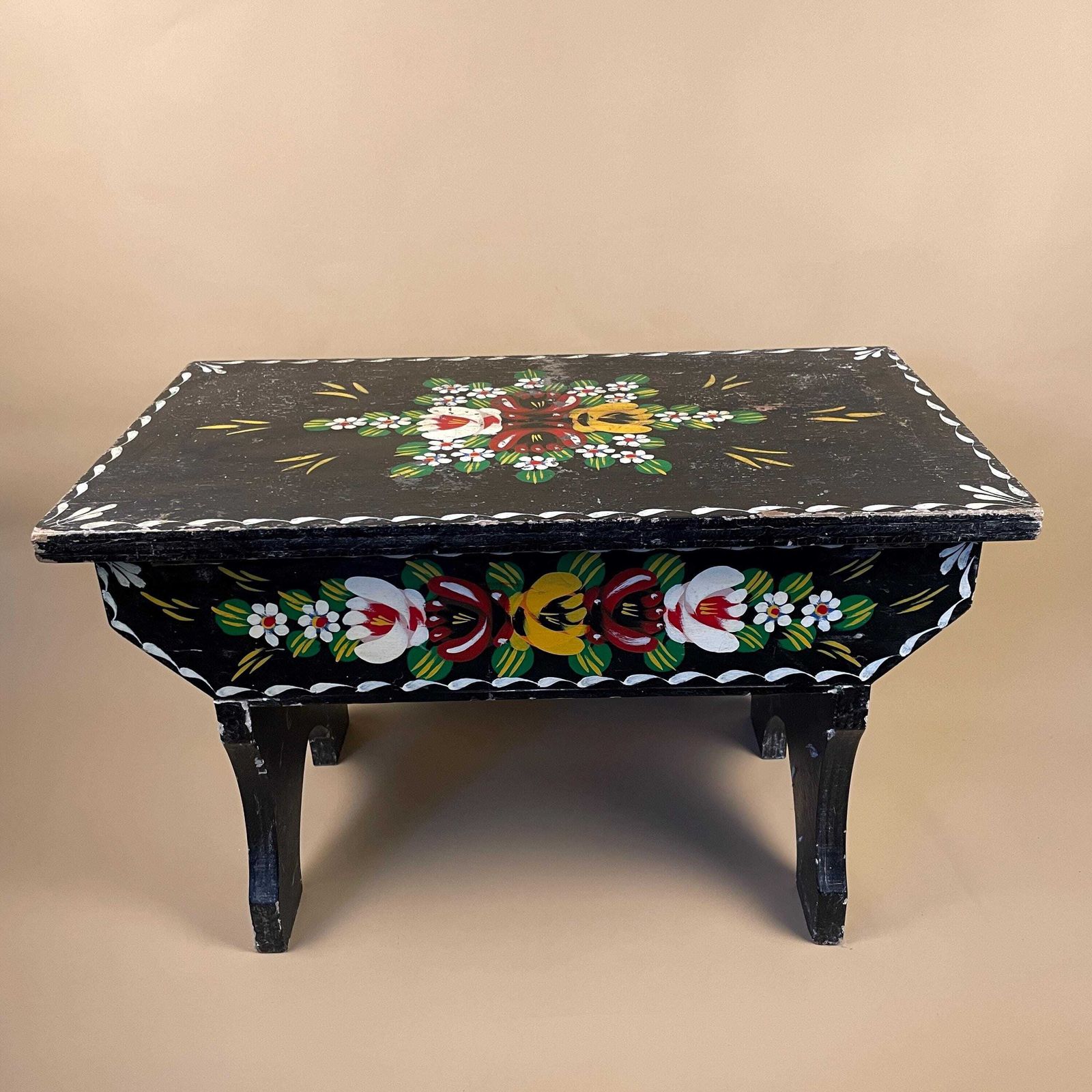 photo furniture Antique Wooden Hand Painted Wood Table Storage Bedside Patterned Canal Boat Furniture Rectangle Retro Sewing Box Small Coffee Table Handmade