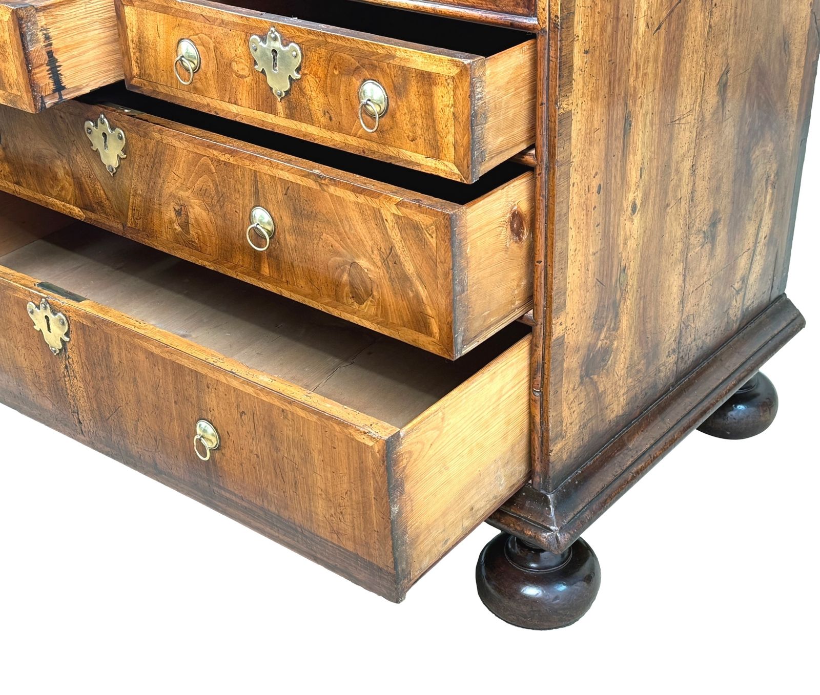 Queen Anne Early 18th Century Walnut Bureau (England, Circa 1705) photo vinterior