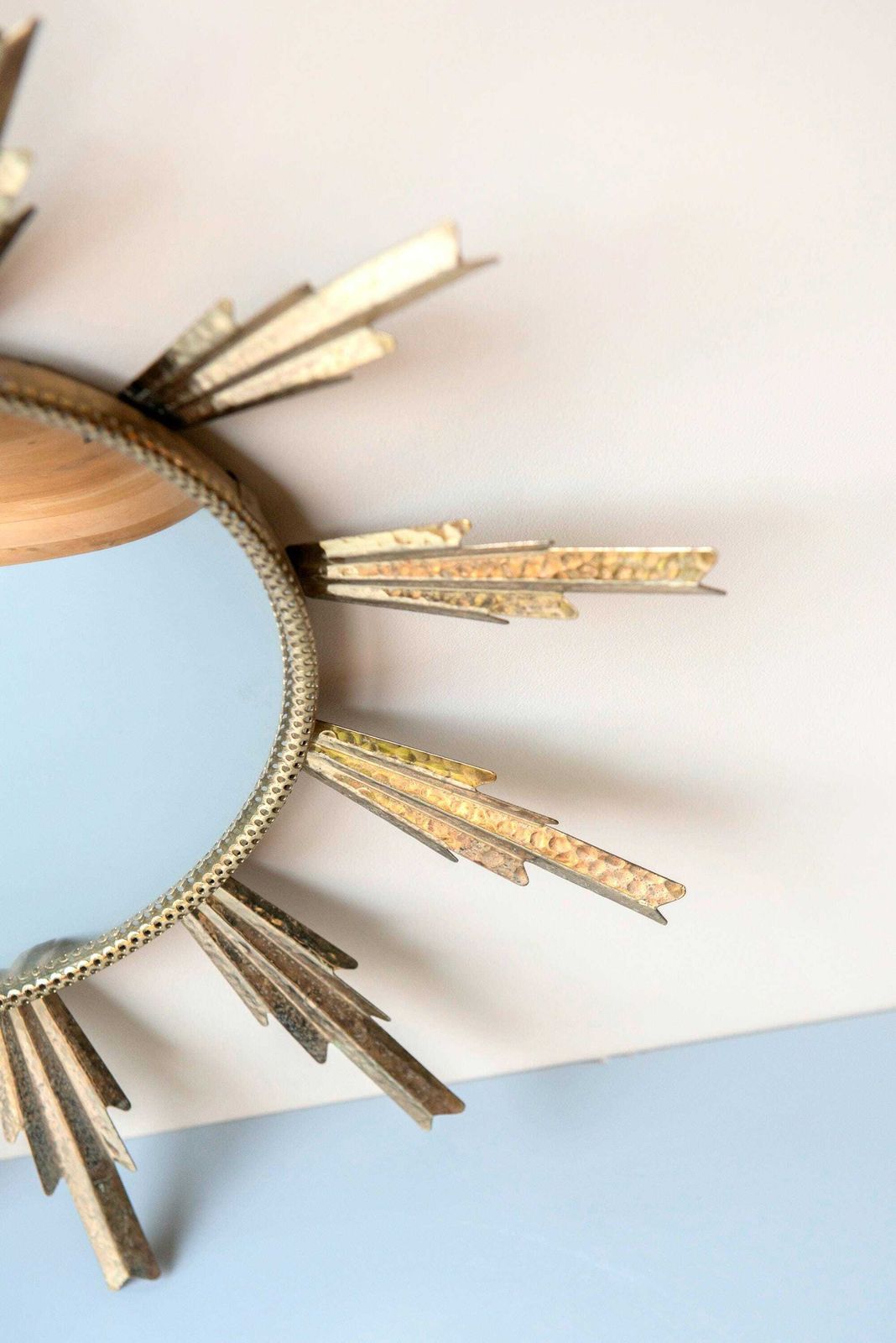 Vintage Sunburst Convex Wall Mirror – 1950s English Golden Bullseye Circle Mirror – Mid Century Retro Decorative Mirror photo 276.0