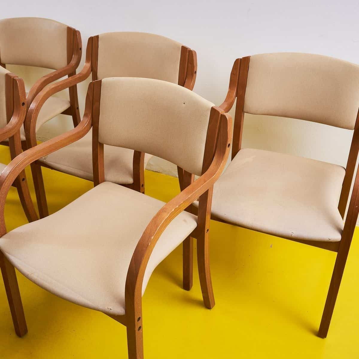 Elegant Vintage Chair With Wooden Frame 12 Pieces photo 568.0