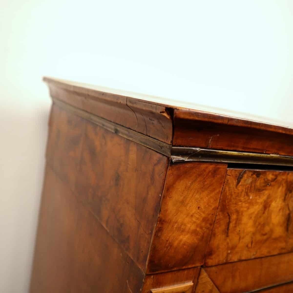 Elegant Antiek Houten Dressoir photo Meubels