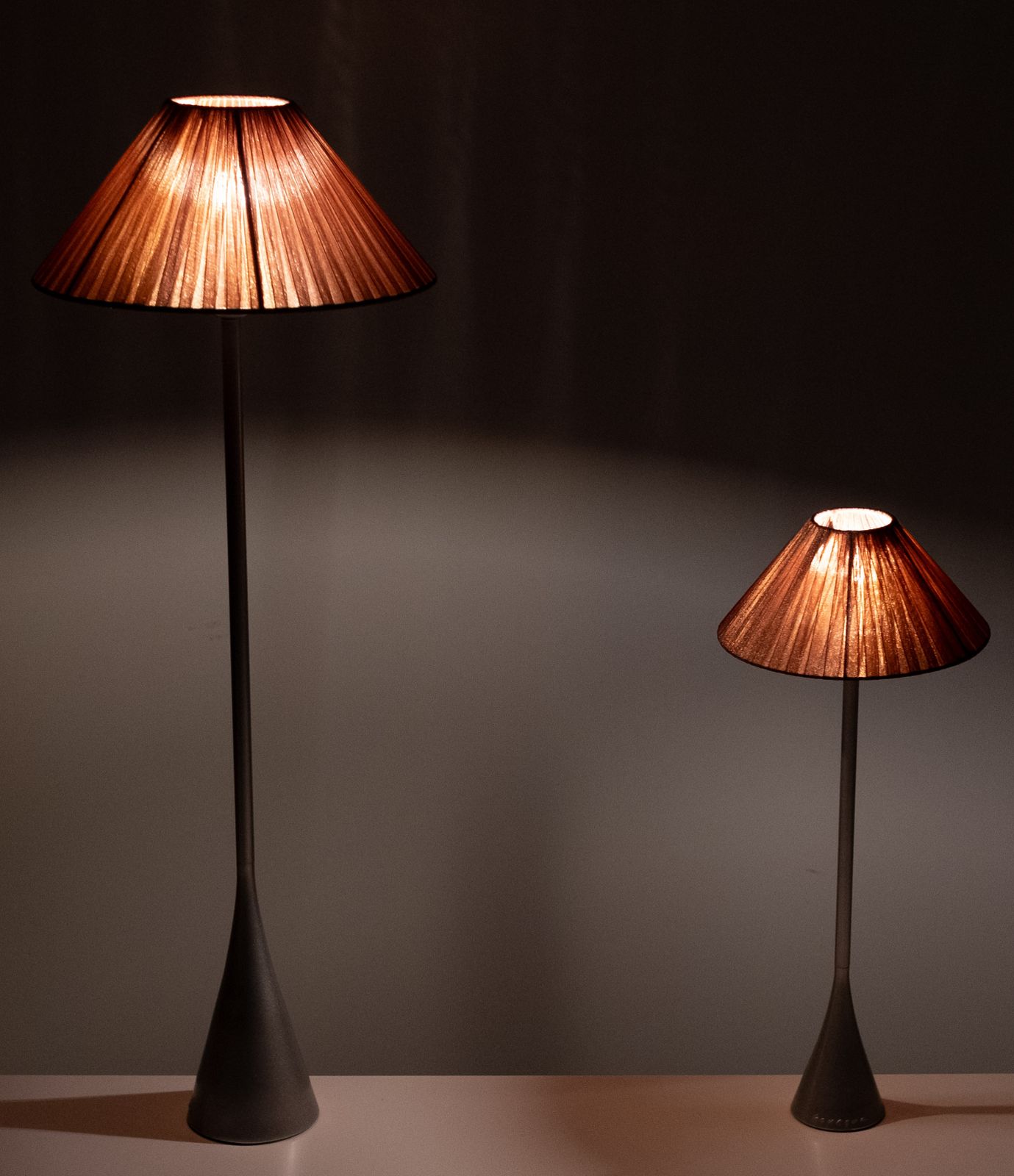 photo vintage Pair Of Pascal Mourgue For Ligne Roset "Cinna" Cast Aluminum Table Lamps