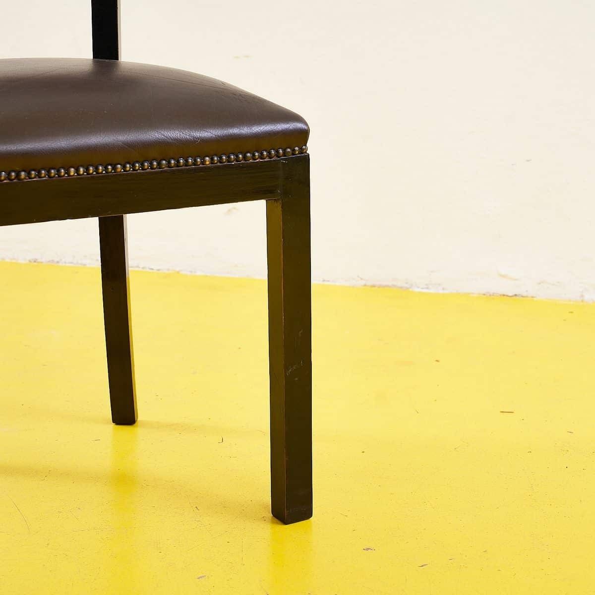 Elegant Vintage Chair In Synthetic Leather photo Furniture