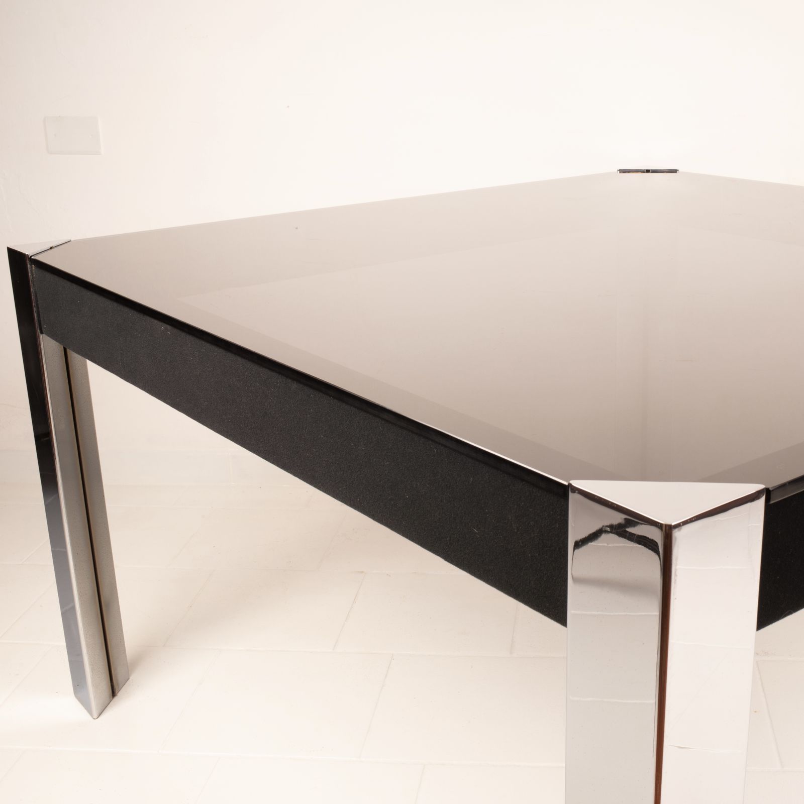 1673.0 "Tucroma" Table By Guido Faleschini For Mariani photo