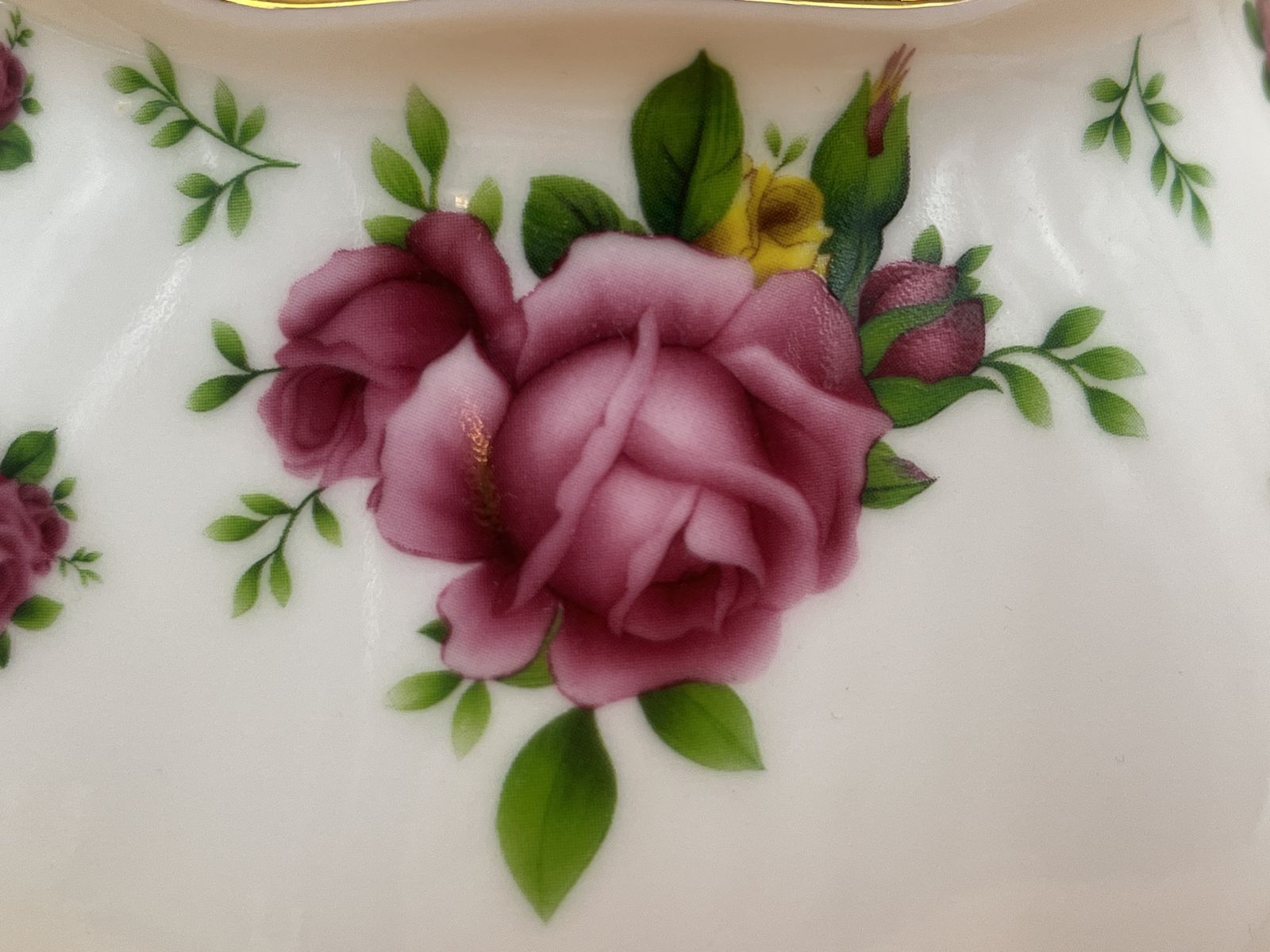 photo for sale Large Royal Albert China New Country Roses Design 2.2 Pint Capacity Teapot.