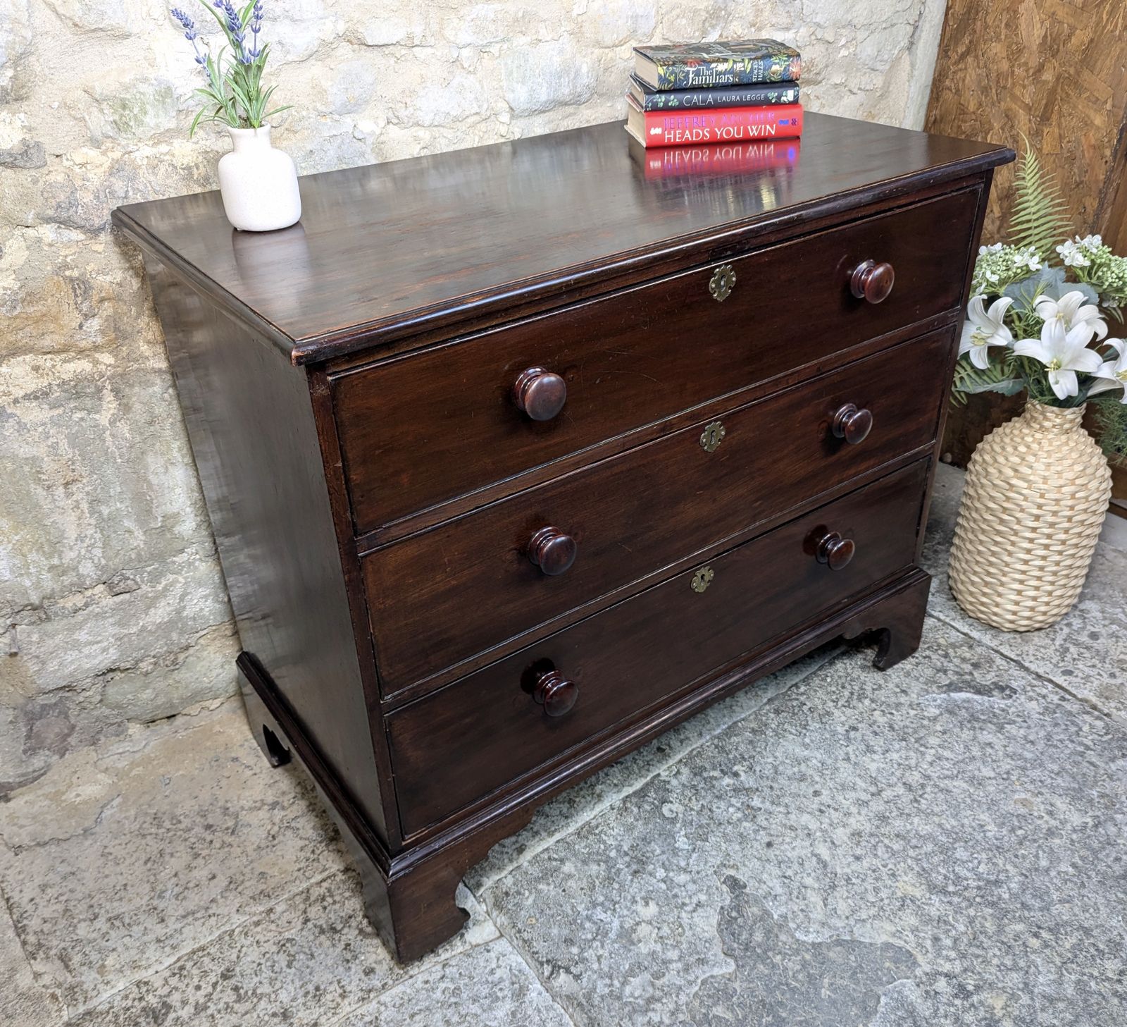 Georgian Mahogany Chest Of Drawers   3 Drawers photo 650.0