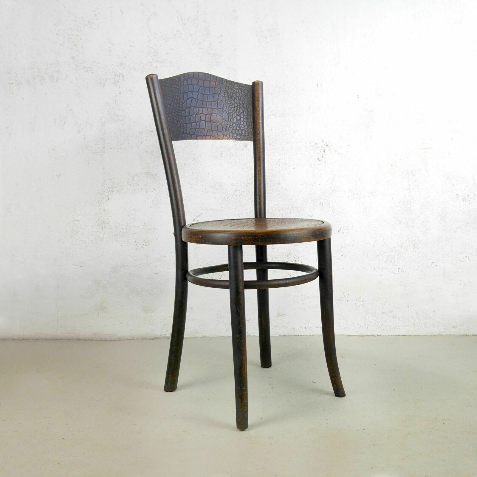 Antique Crocodile Bentwood Embossed Chair Fischel Model 255 Thonet #102679 photo furniture