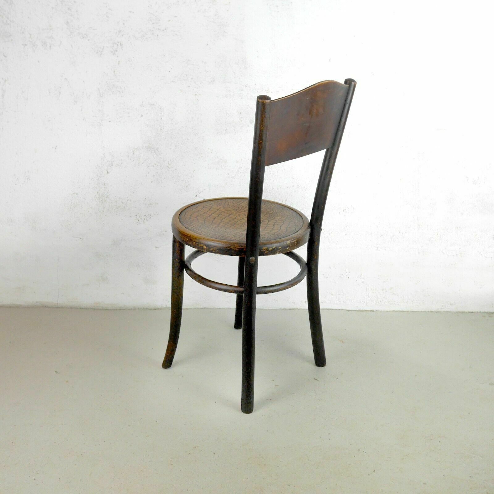 Antique Crocodile Bentwood Embossed Chair Fischel Model 255 Thonet #102679 photo vinterior