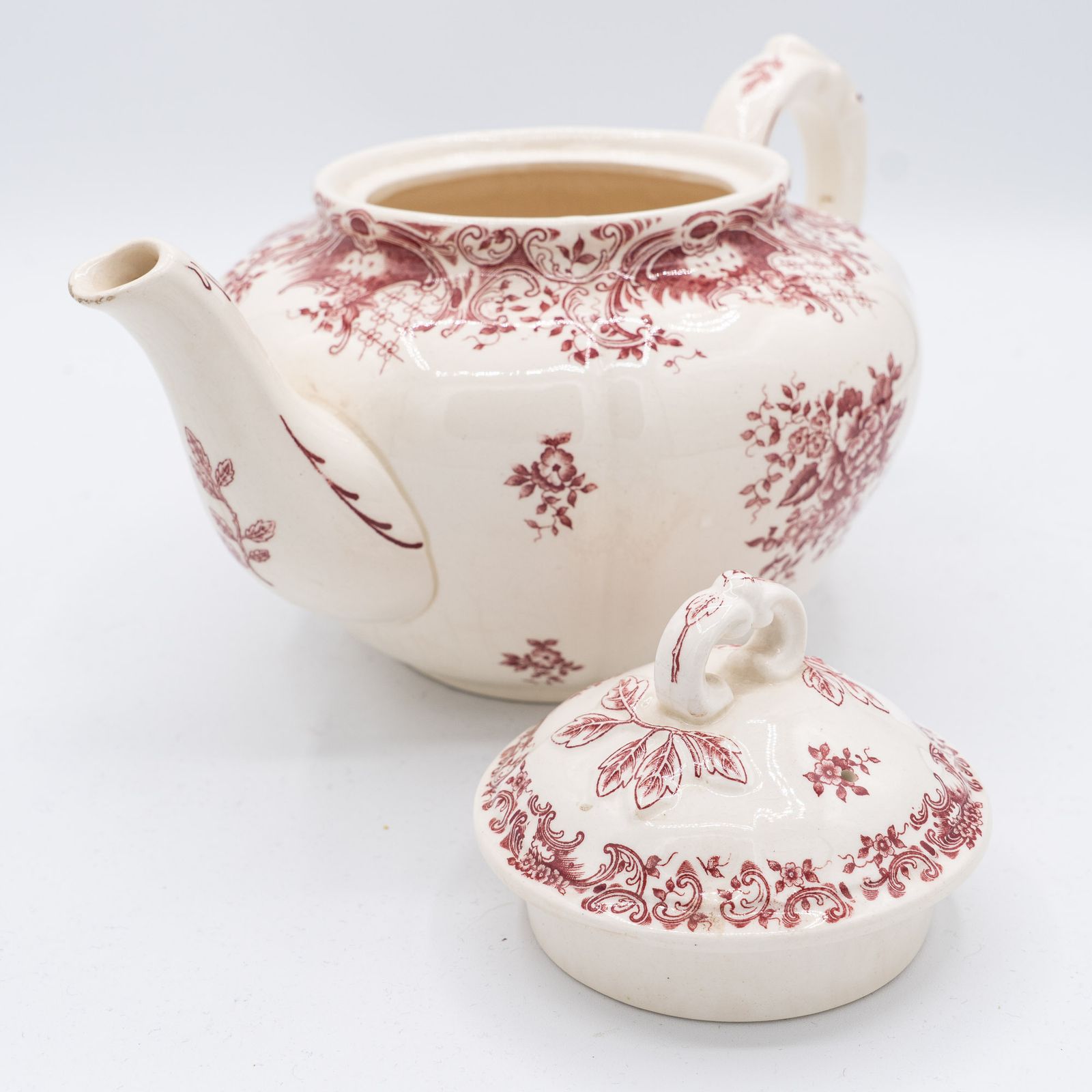 Pink Floral Transferware Tea Pot "Valeria"   Villeroy & Boch   1920s   Late Victorian / Edwardian Revival Tradition photo furniture