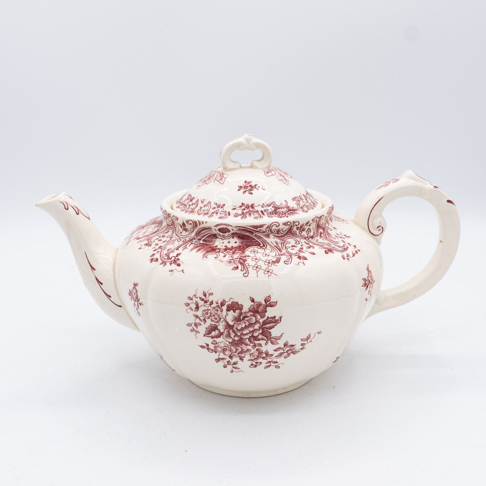 Pink Floral Transferware Tea Pot "Valeria"   Villeroy & Boch   1920s   Late Victorian / Edwardian Revival Tradition