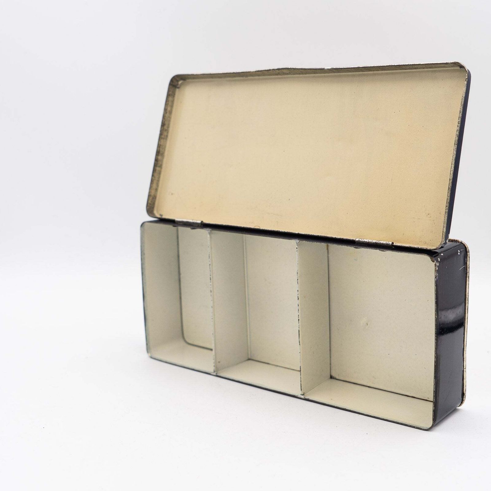 Hansaplast Advertising Tin (Doctor’s Office Pack) – Beiersdorf, Hamburg – C. 1950 photo Home Decor