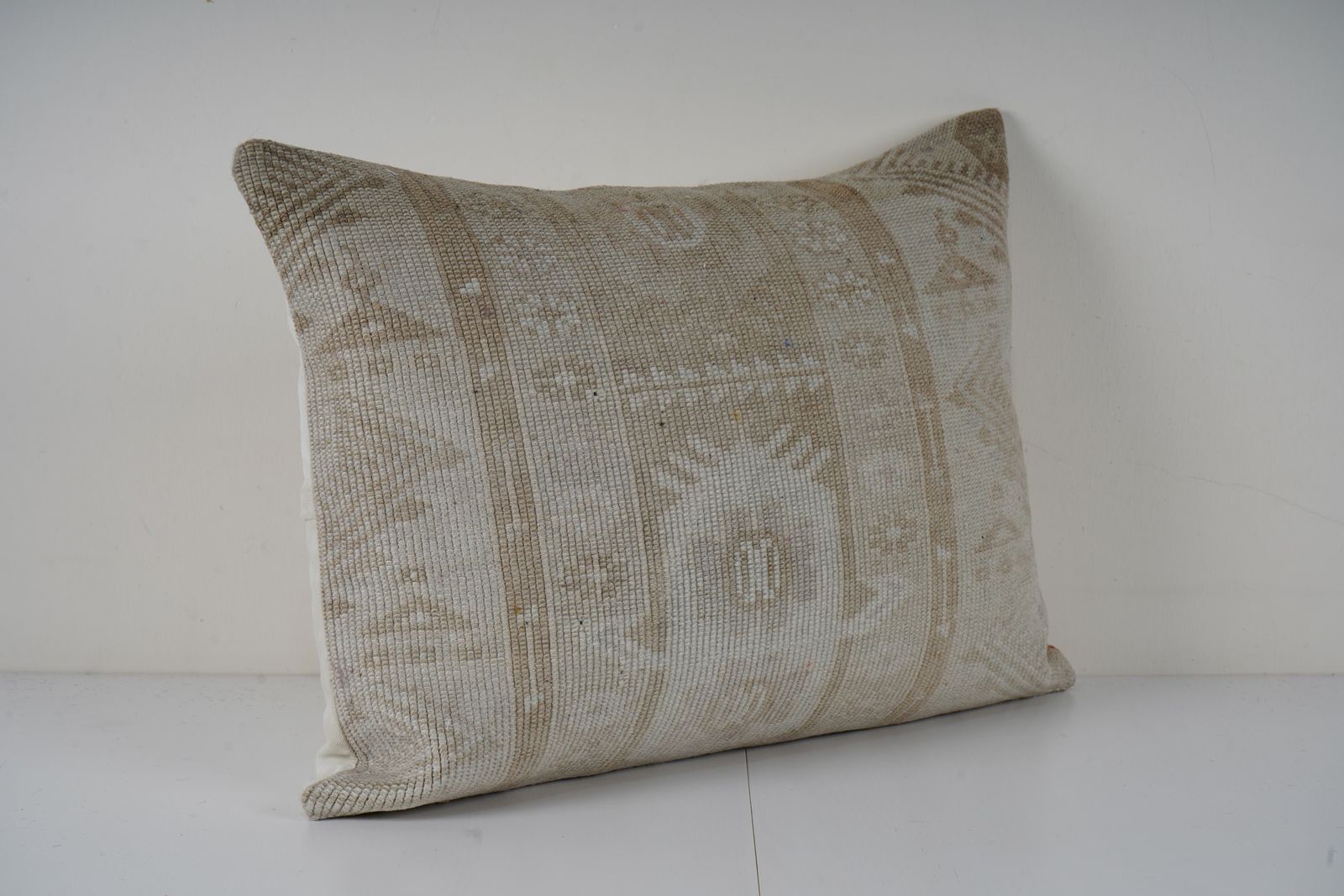 Pillow Cover, Oushak , Decorative Kilim Pillow photo Textiles