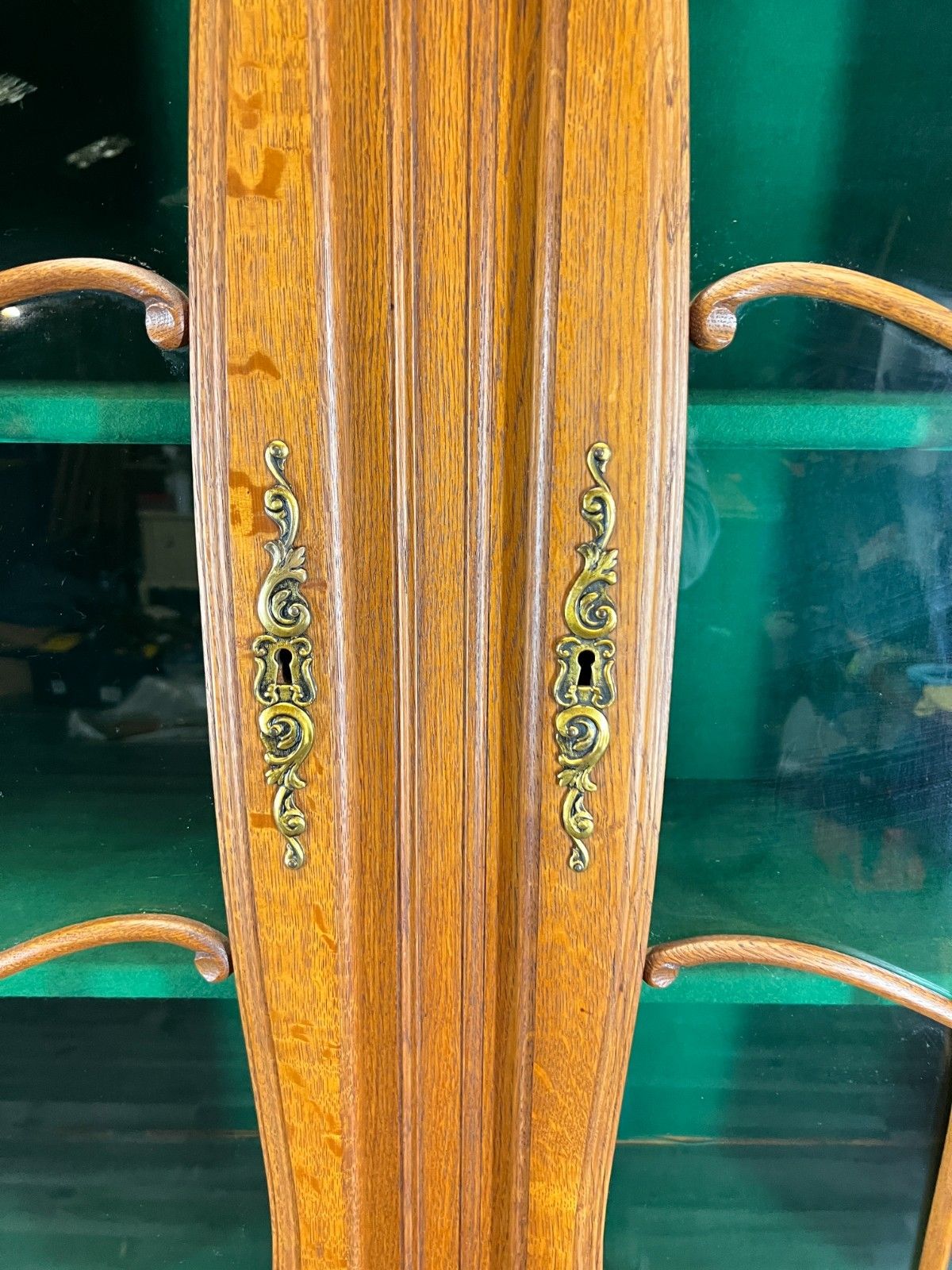 Bookcase Vintage French Louis XIV Style Oak Display Cabinet Sideboard Lot 4477 photo Furniture