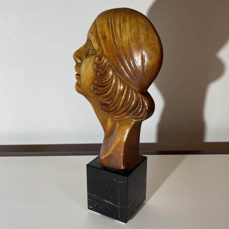 Terracotta Profile Of A Garçonne Woman By Antonio Banchelli, 1925 photo vintage