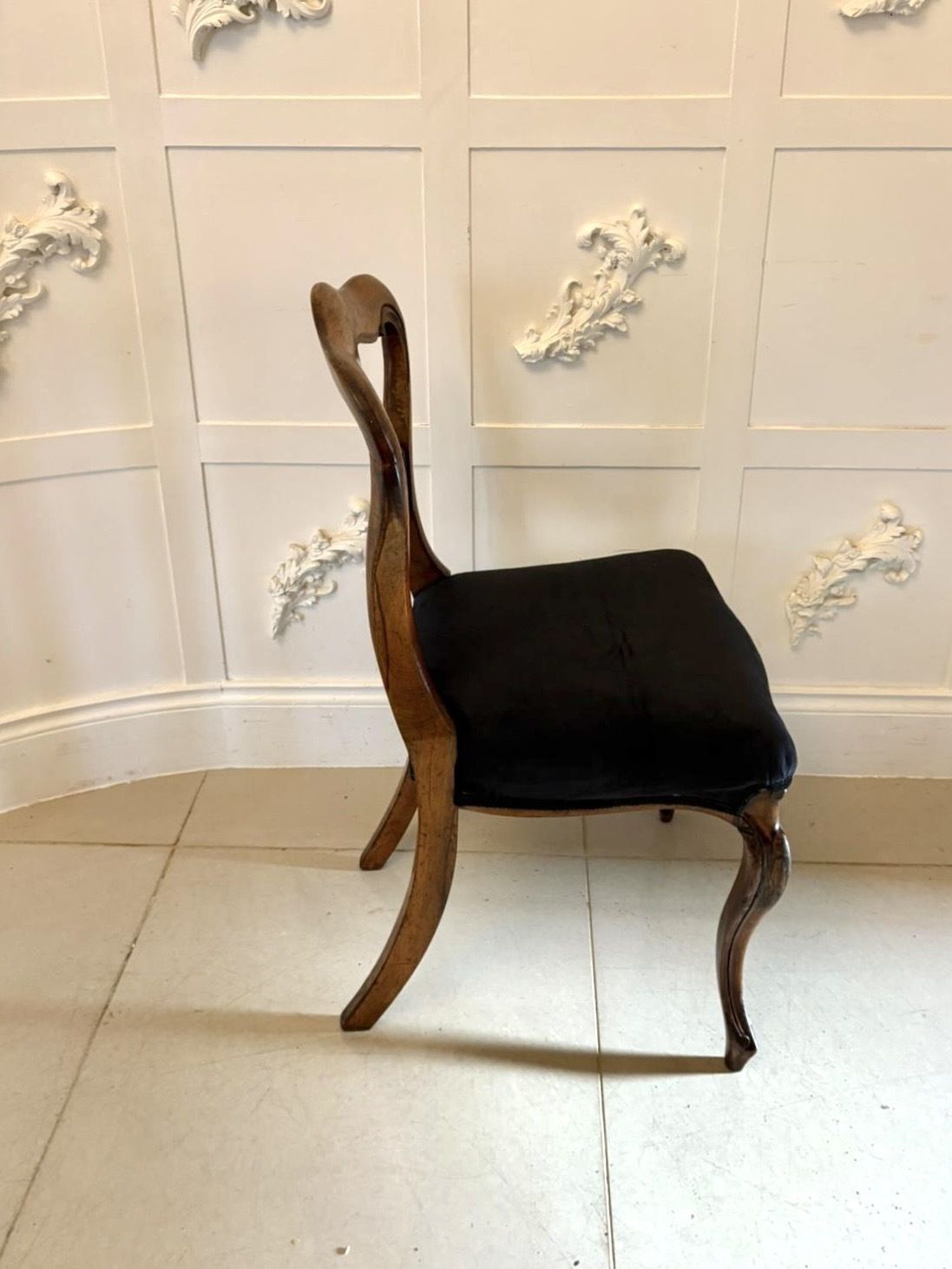 Antique Set Of Six Quality 19th Century Rosewood Balloon Back Dining Chairs photo for sale