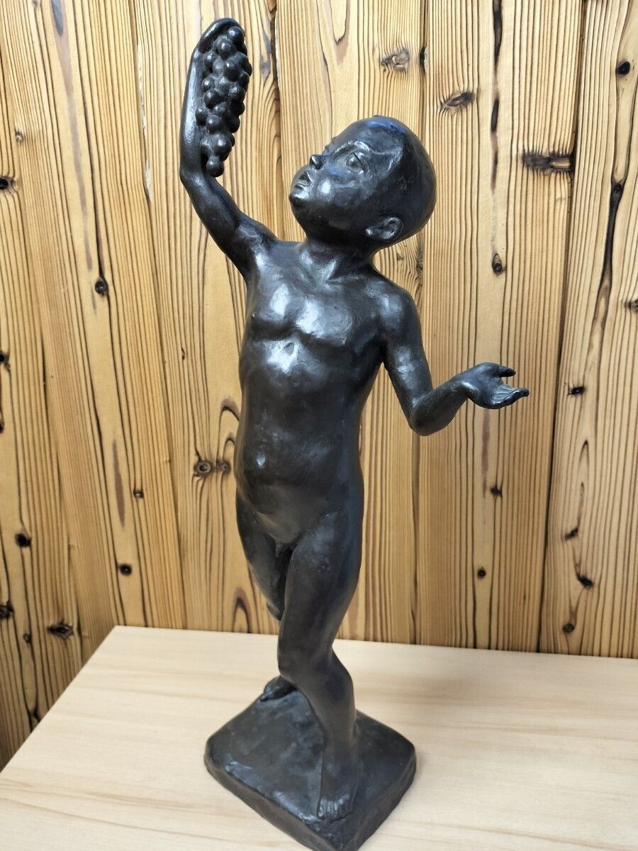Italian Antique (Early 20thc) Large Bronze Statue Of A Boy (Baccus?) Eating Grapes