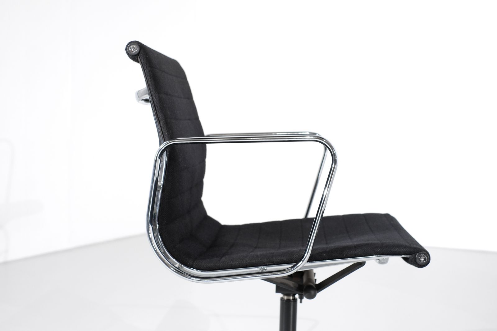 Set Of Armchairs For " Ea 117 " Charles Ray Eames For Icf USA 1969. photo Furniture