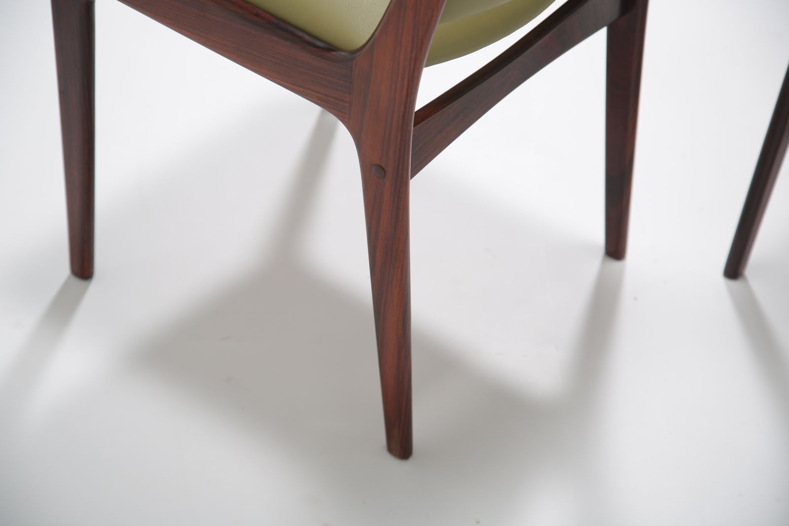 Johannes Andersen ‘Model 10’ Dining Chairs: Set Of 8 In Highly Figured Rosewood For Uldum Møbelfabrik, Denmark, 1960s photo 5995.0