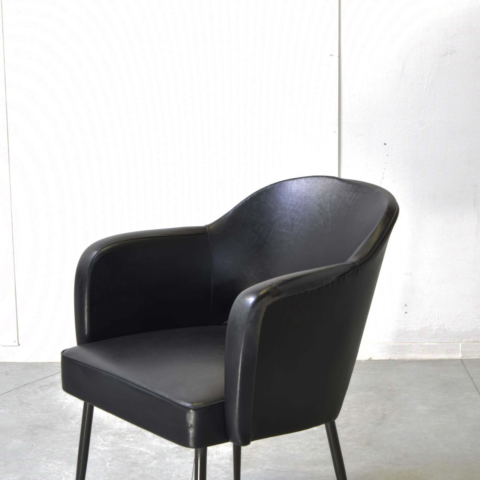 Eero Saarinen In The Manner Armchairs In Sky 1960s. photo vintage