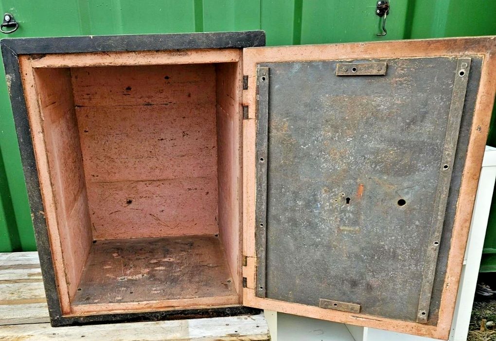 photo for sale Rms Titanic Style Purser's Fire Resistant  Safe