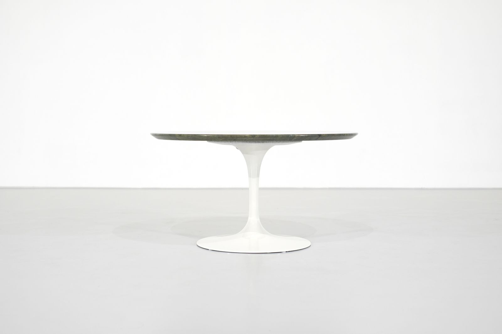 Coffee Table " Tulip " Marble By Eero Saarinen For Knoll, USA. photo 2000.0