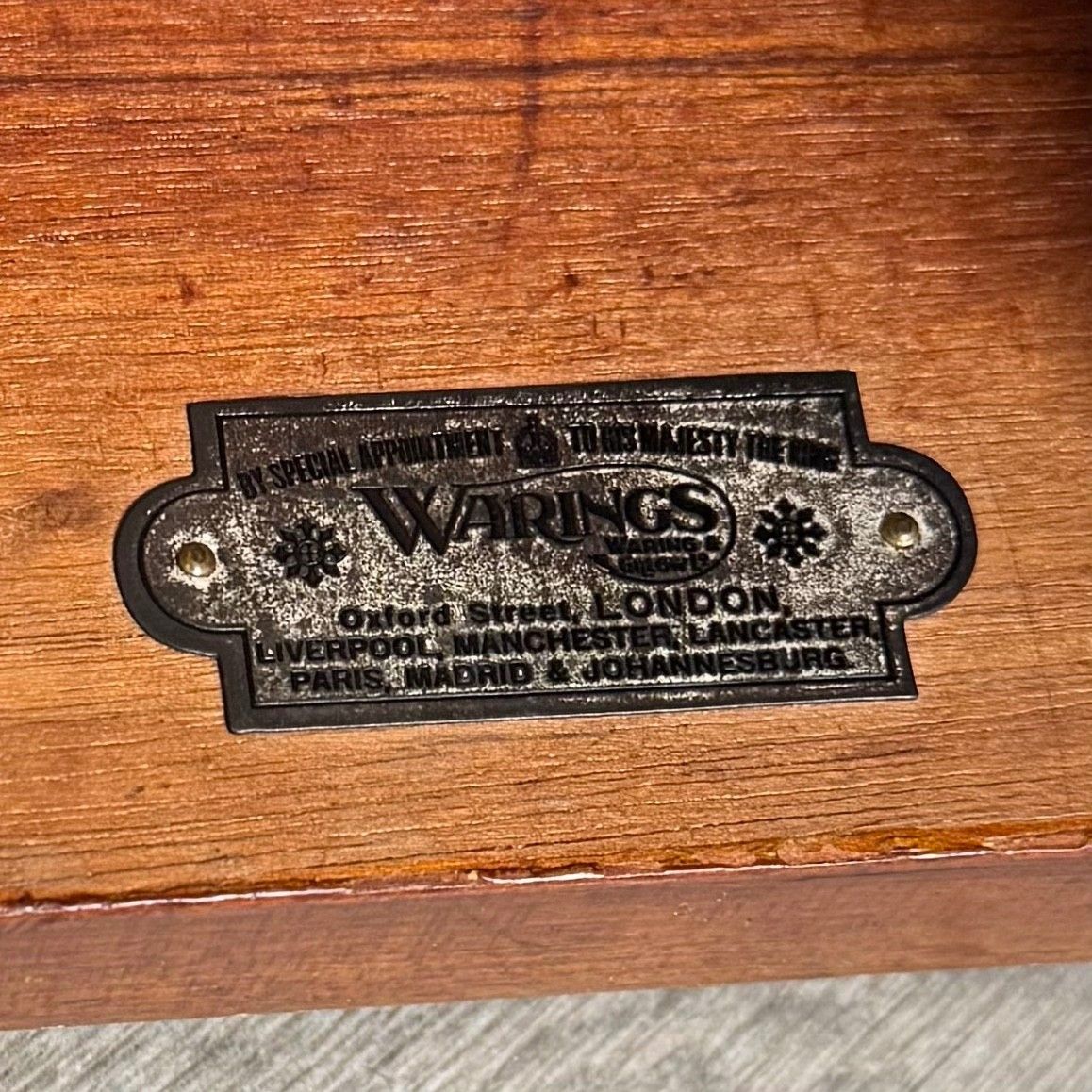 425.0 Antique 20th Century Cross Banded Writing Table In Mahogany photo
