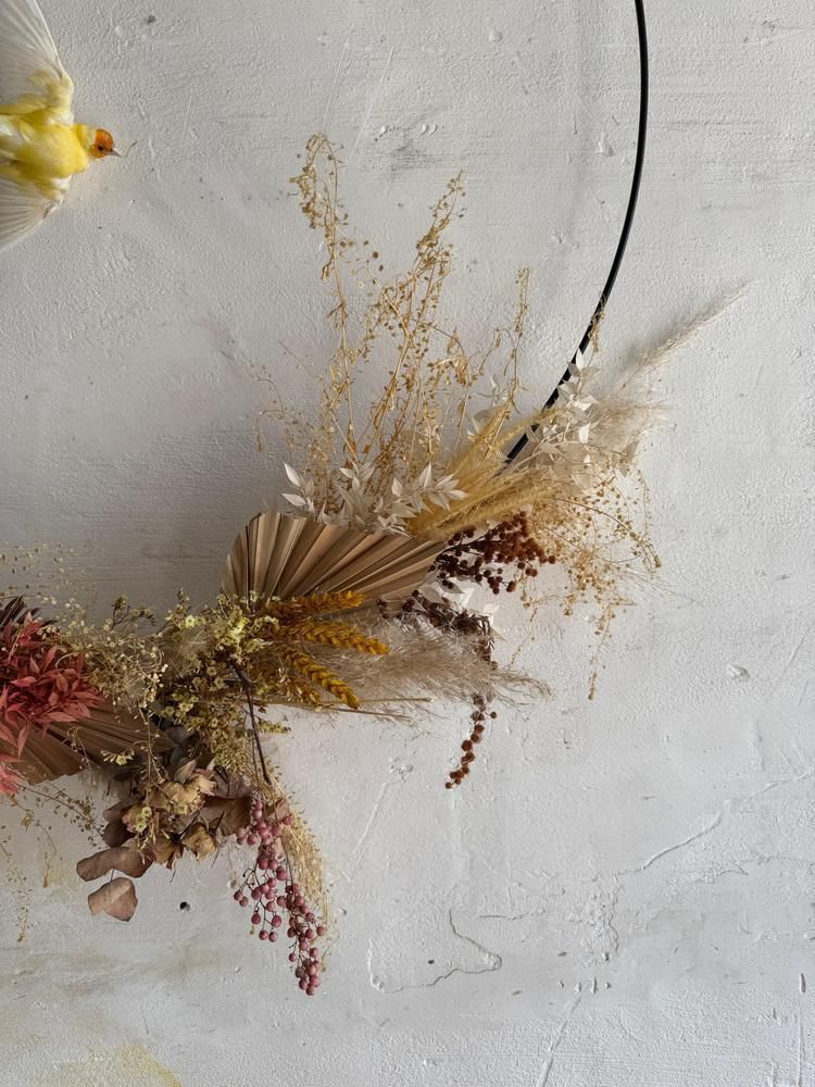 photo buy Large Dried Flower Wall Wreath With Bird Detail